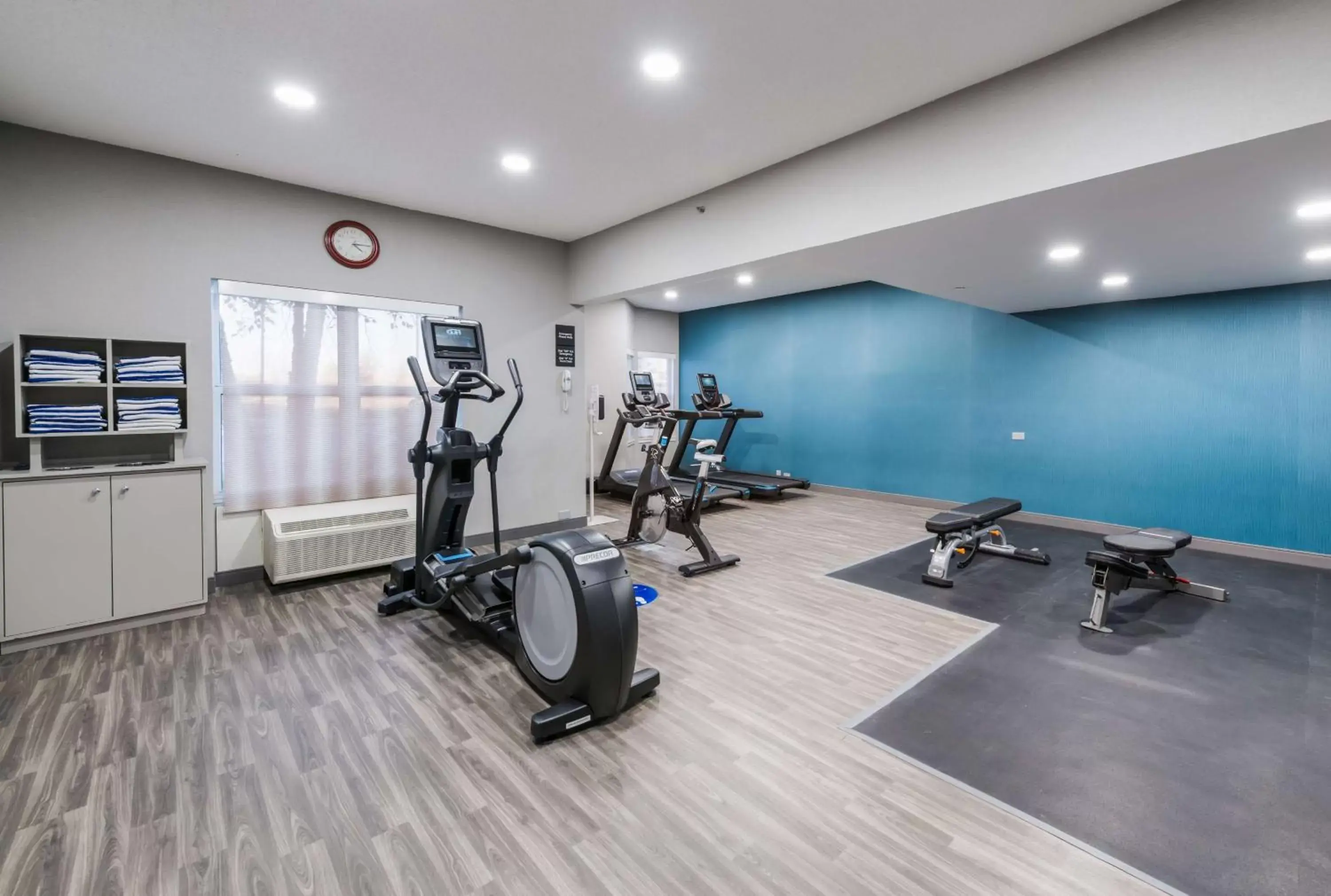 Fitness centre/facilities in Hampton Inn & Suites Chicago-Hoffman Estates Fitness centre/facilities in Hampton Inn & Suites Chicago-Hoffman Estates