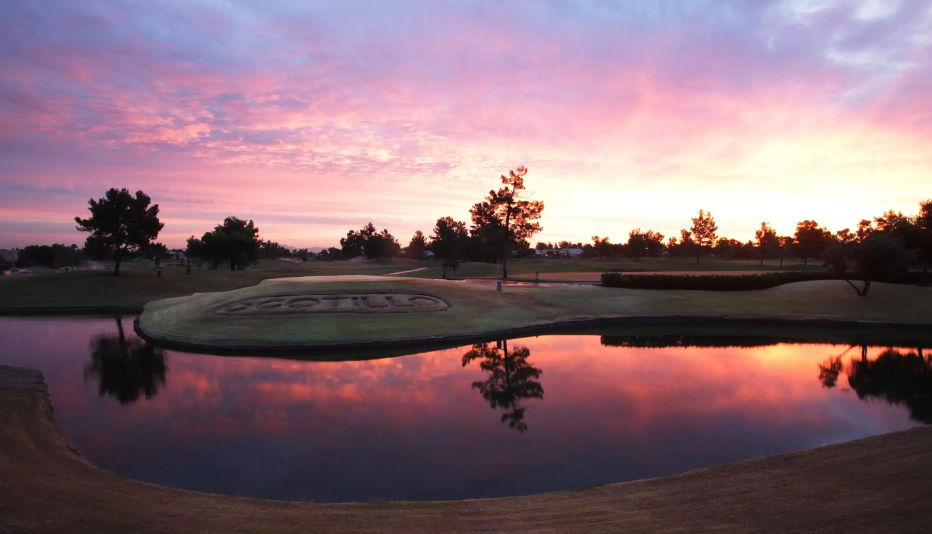 Property building, Sunrise/Sunset in Holiday Inn Phoenix/Chandler, an IHG Hotel