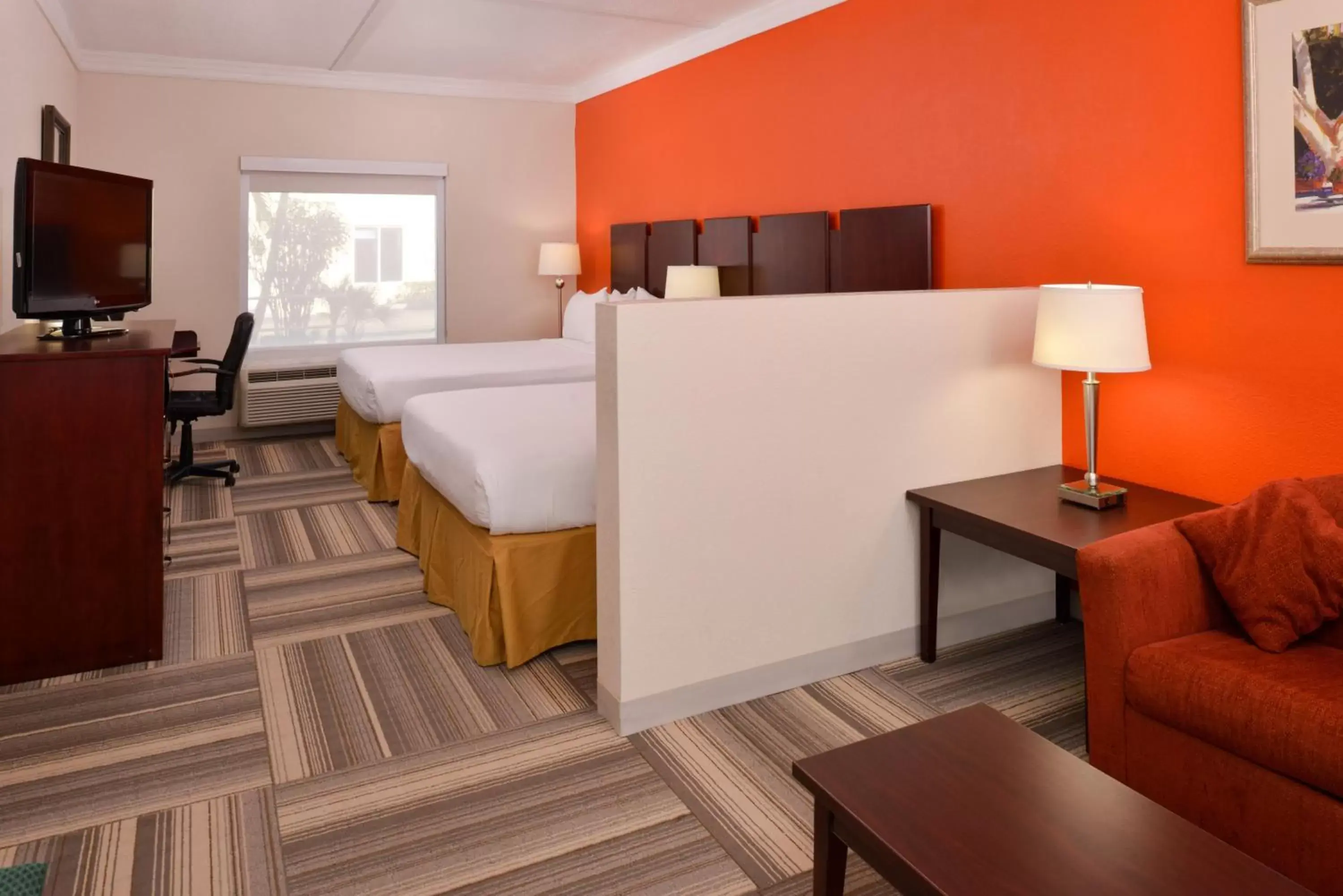 Photo of the whole room, Seating Area in Holiday Inn Express & Suites Florida City-Gateway To Keys, an IHG Hotel