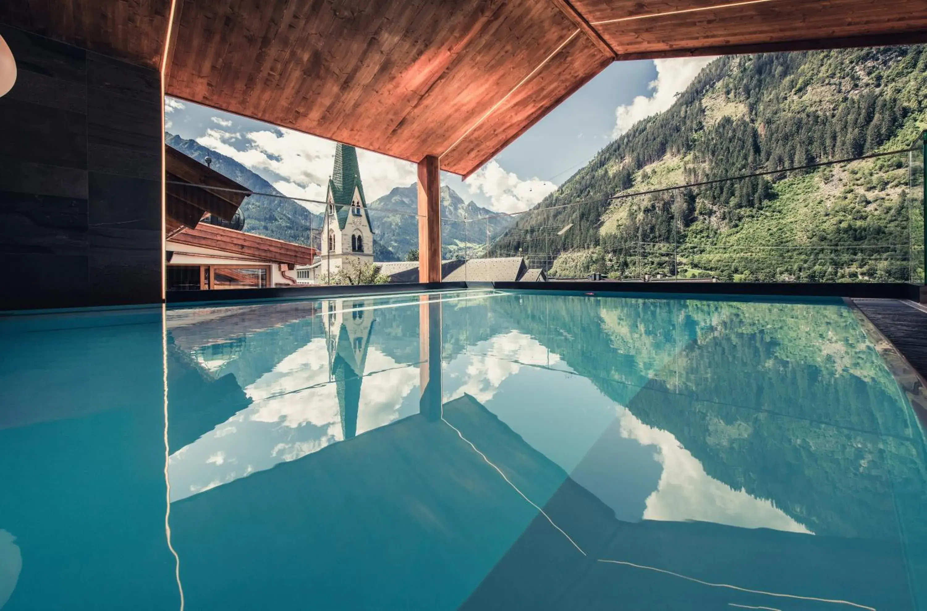 Hot Tub, Swimming Pool in Alpenhotel Kramerwirt