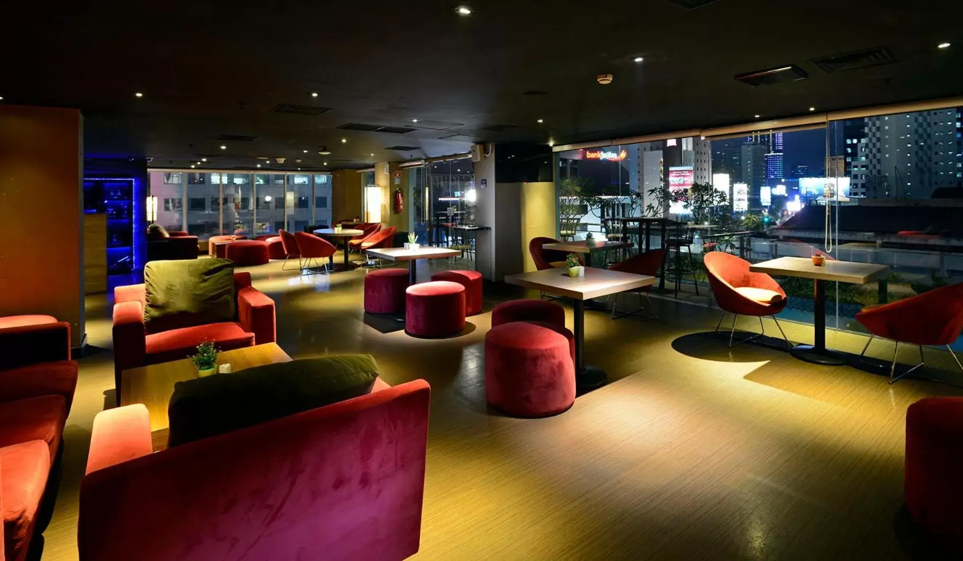 Communal lounge/ TV room, Lounge/Bar in CROWN PRINCE Hotel Surabaya Managed by Midtown Indonesia