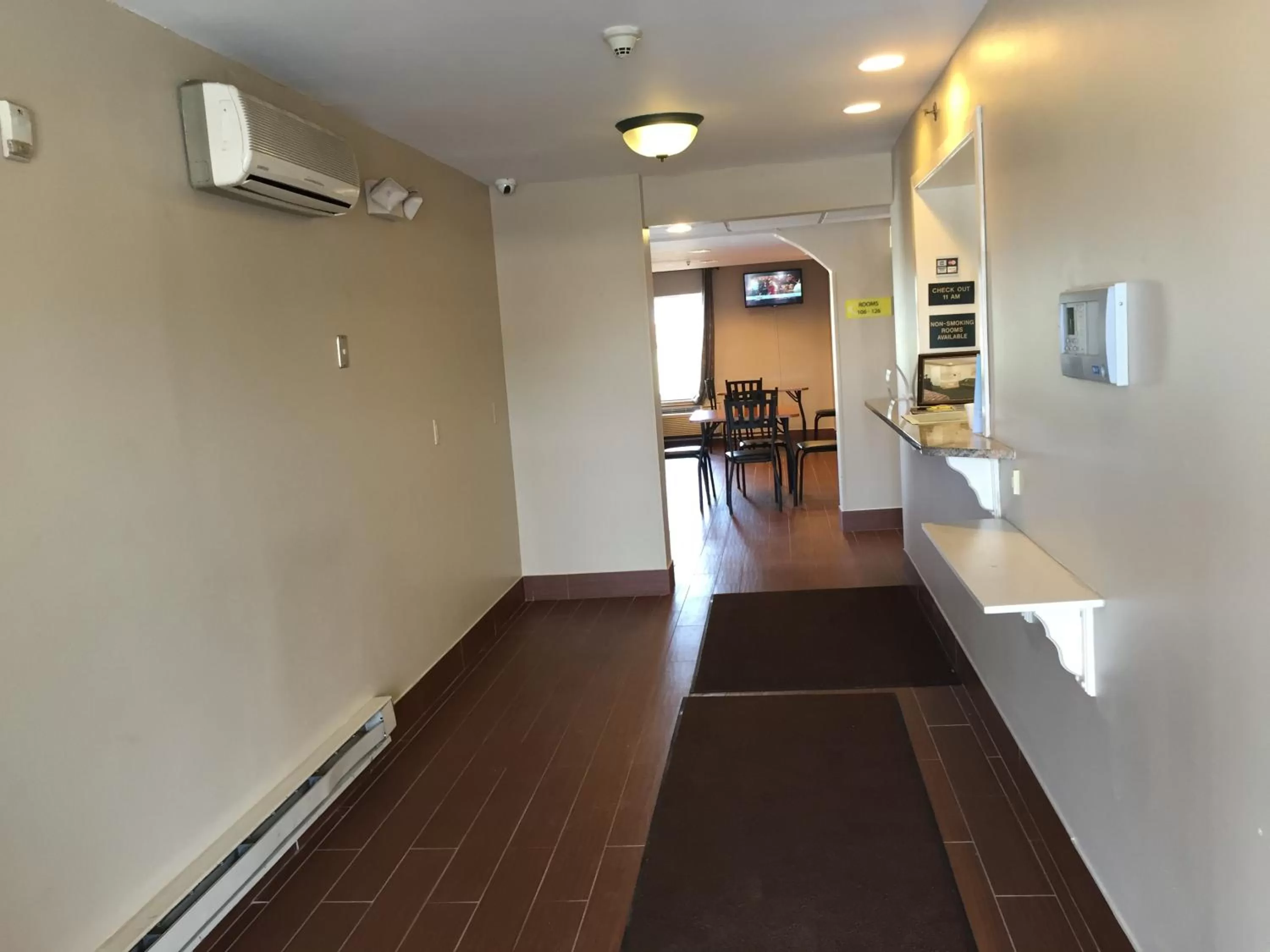 Lobby or reception in Super 8 by Wyndham Allentown