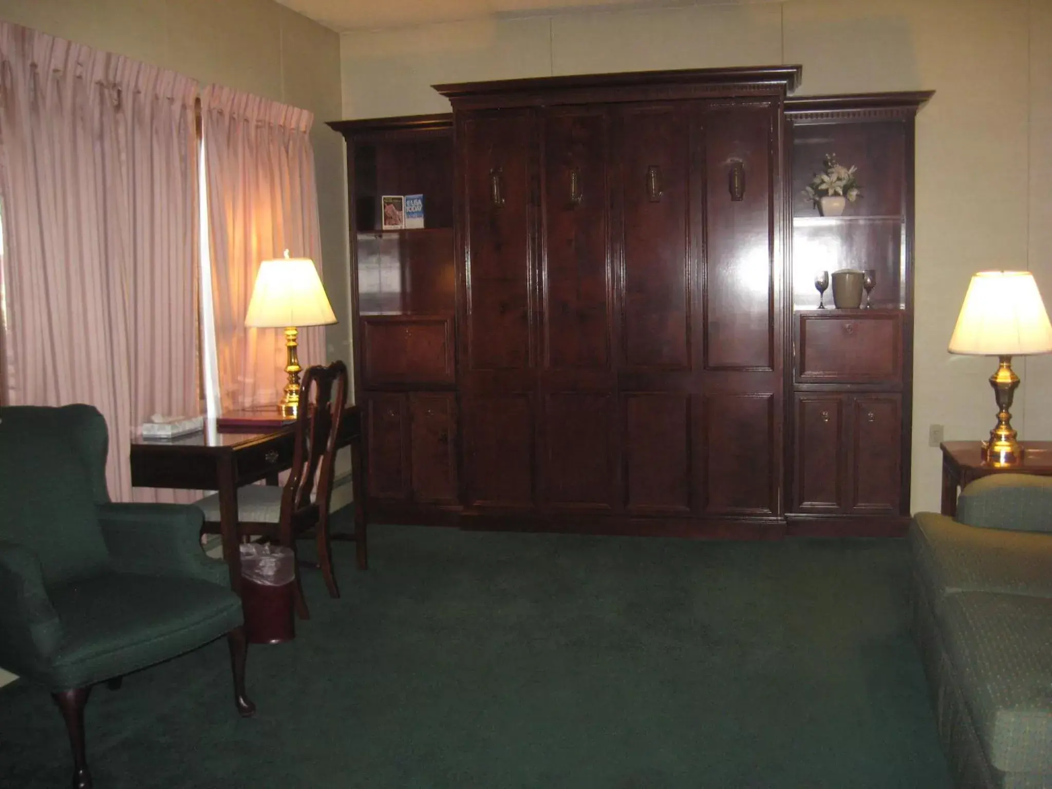 TV/Entertainment Center in Lockport Inn and Suites