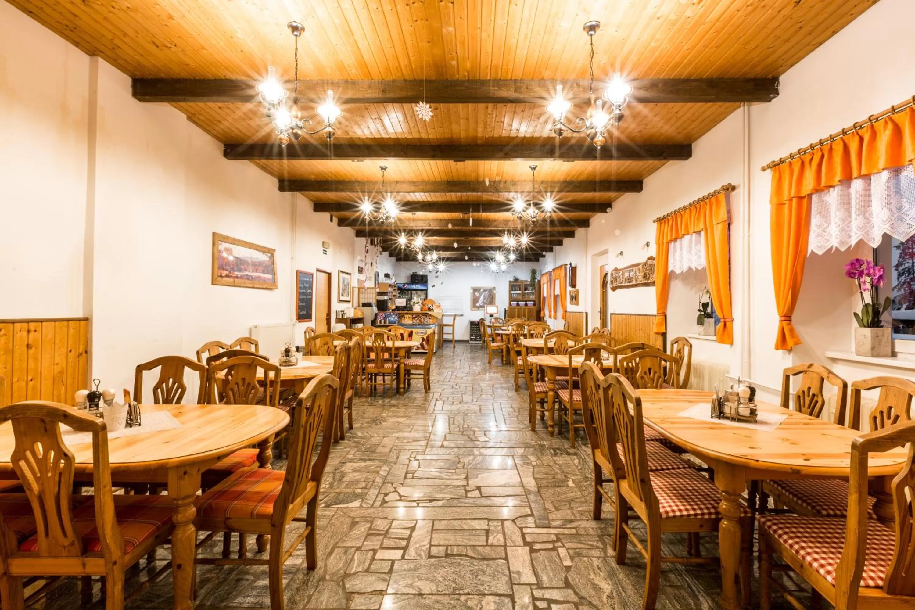 Restaurant/places to eat in Hotel Gradl