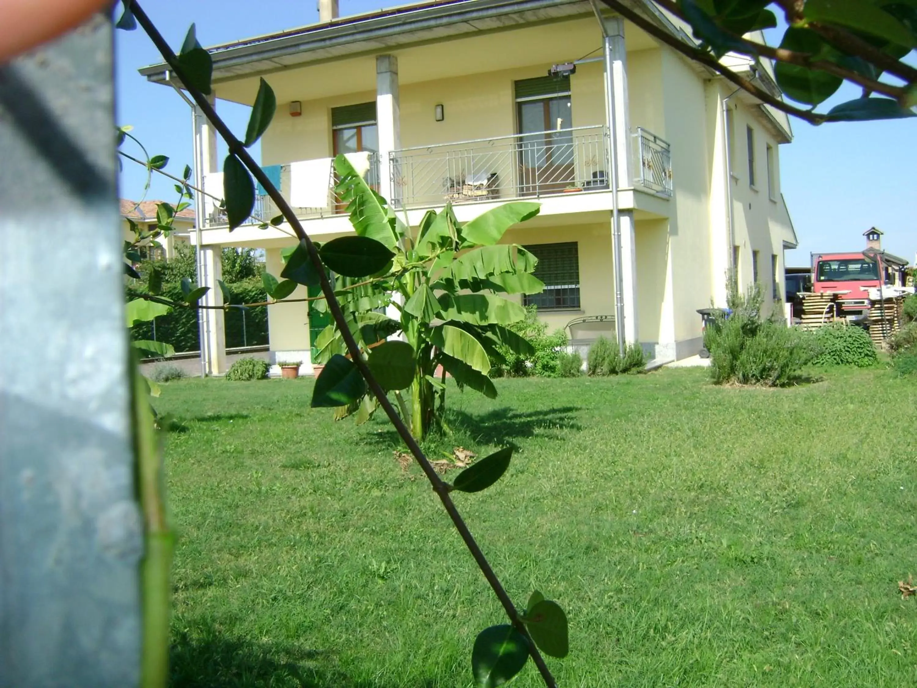 Facade/entrance, Garden in B&B Lattemiele