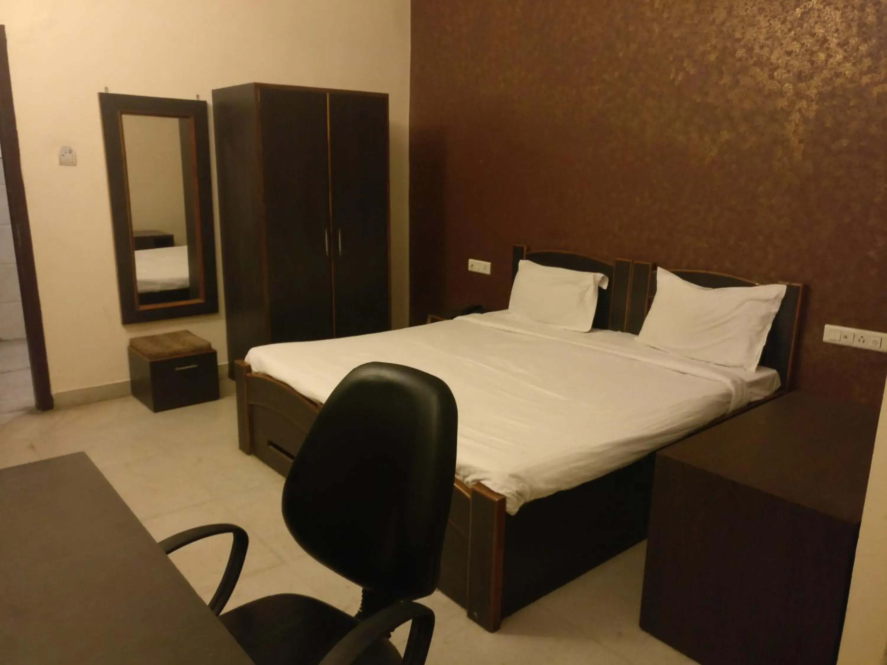 Bedroom, Bed in Hotel Savi Regency