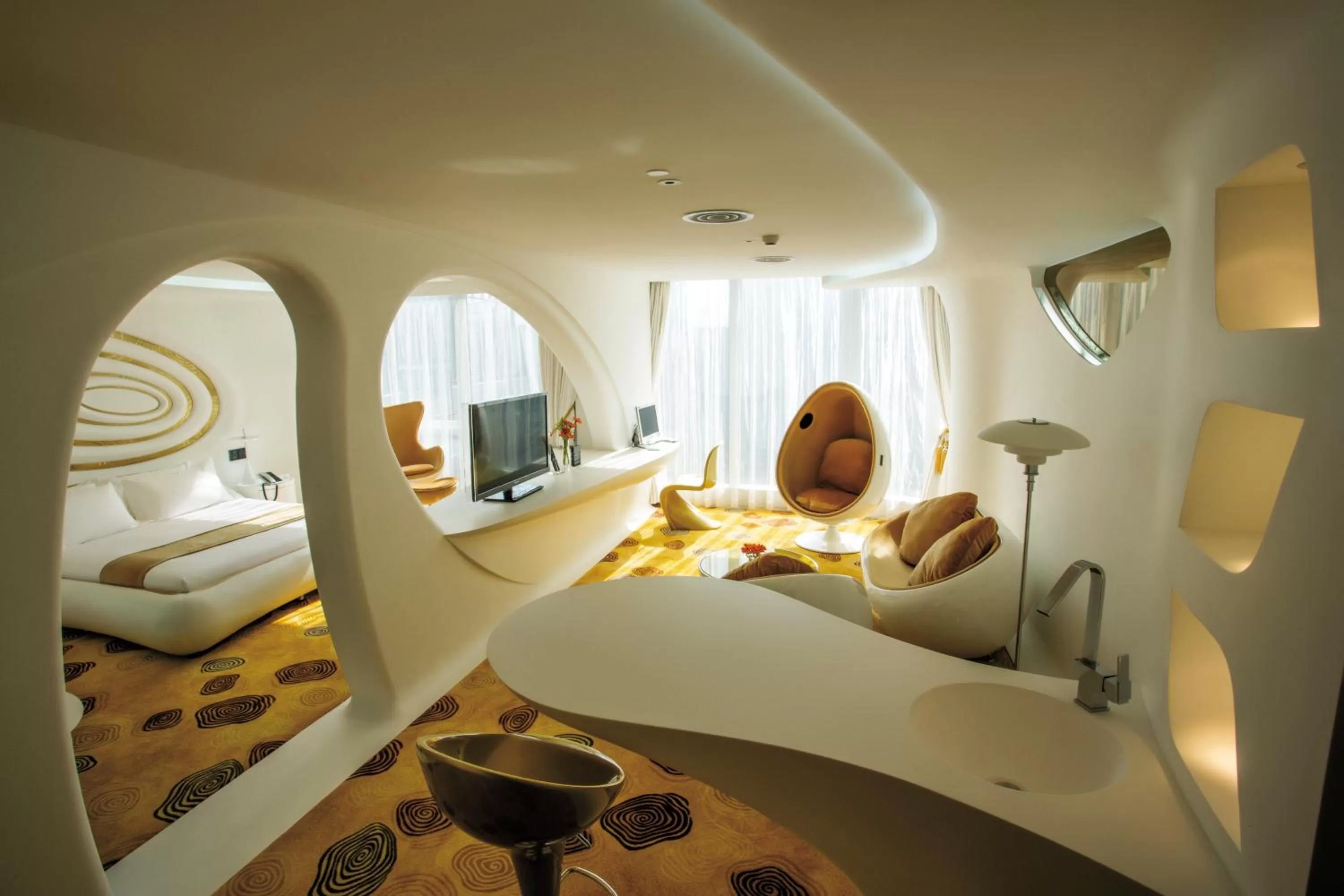 Deluxe Suite in Guangzhou Planet Hotel