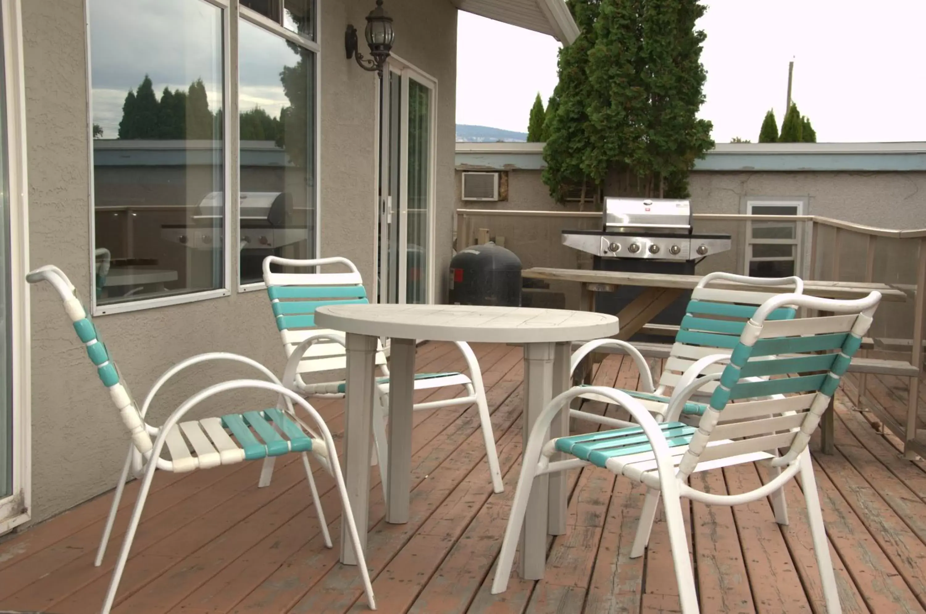 Patio in Best Budget Inn & Suites Kamloops