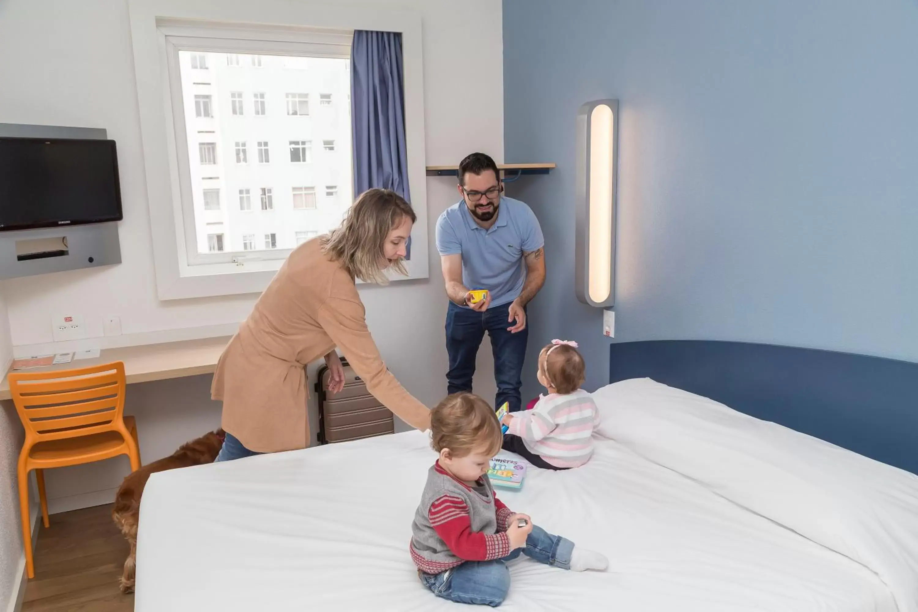 People, Family in ibis budget Curitiba Centro