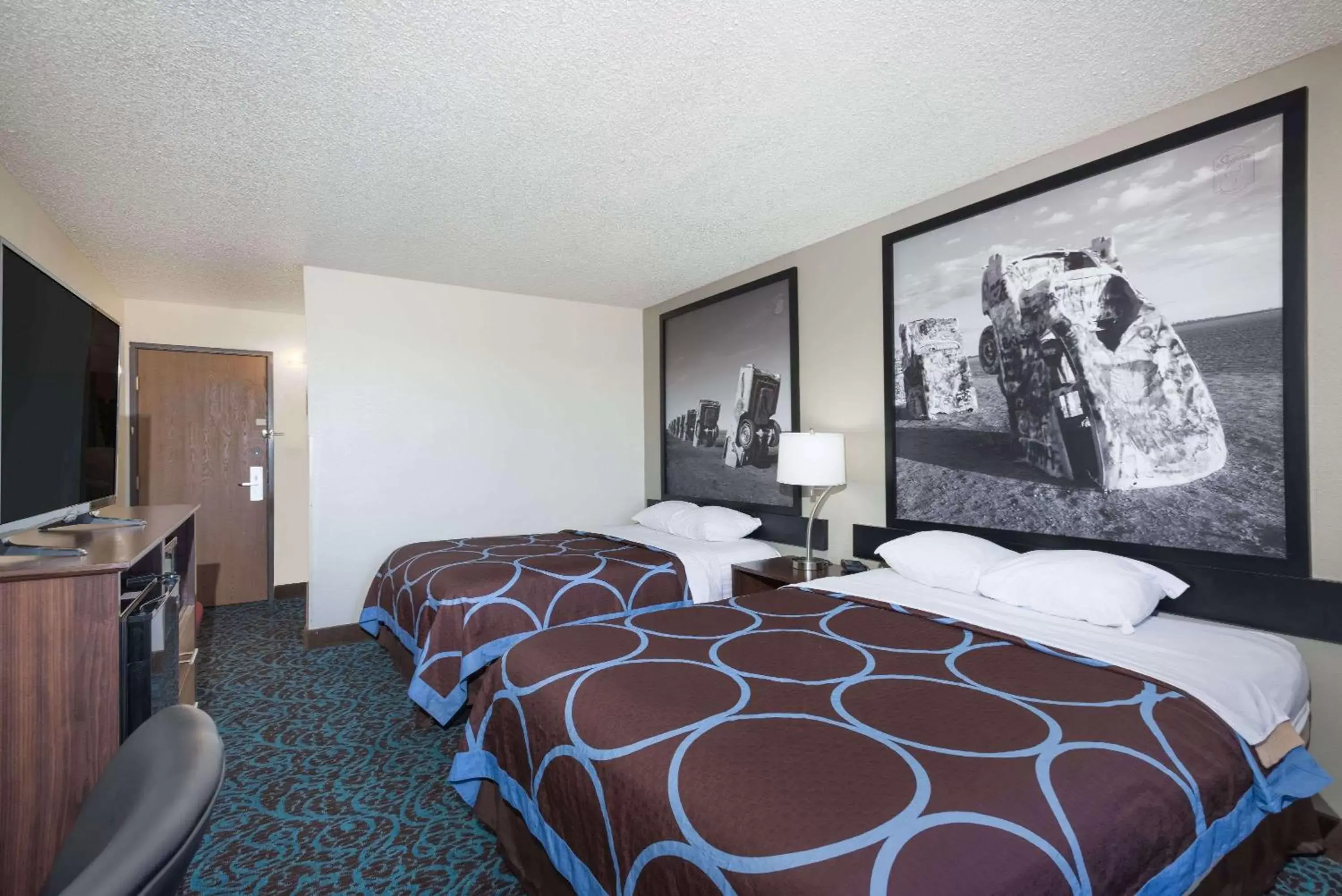 Photo of the whole room, Bed in Super 8 by Wyndham Tucumcari