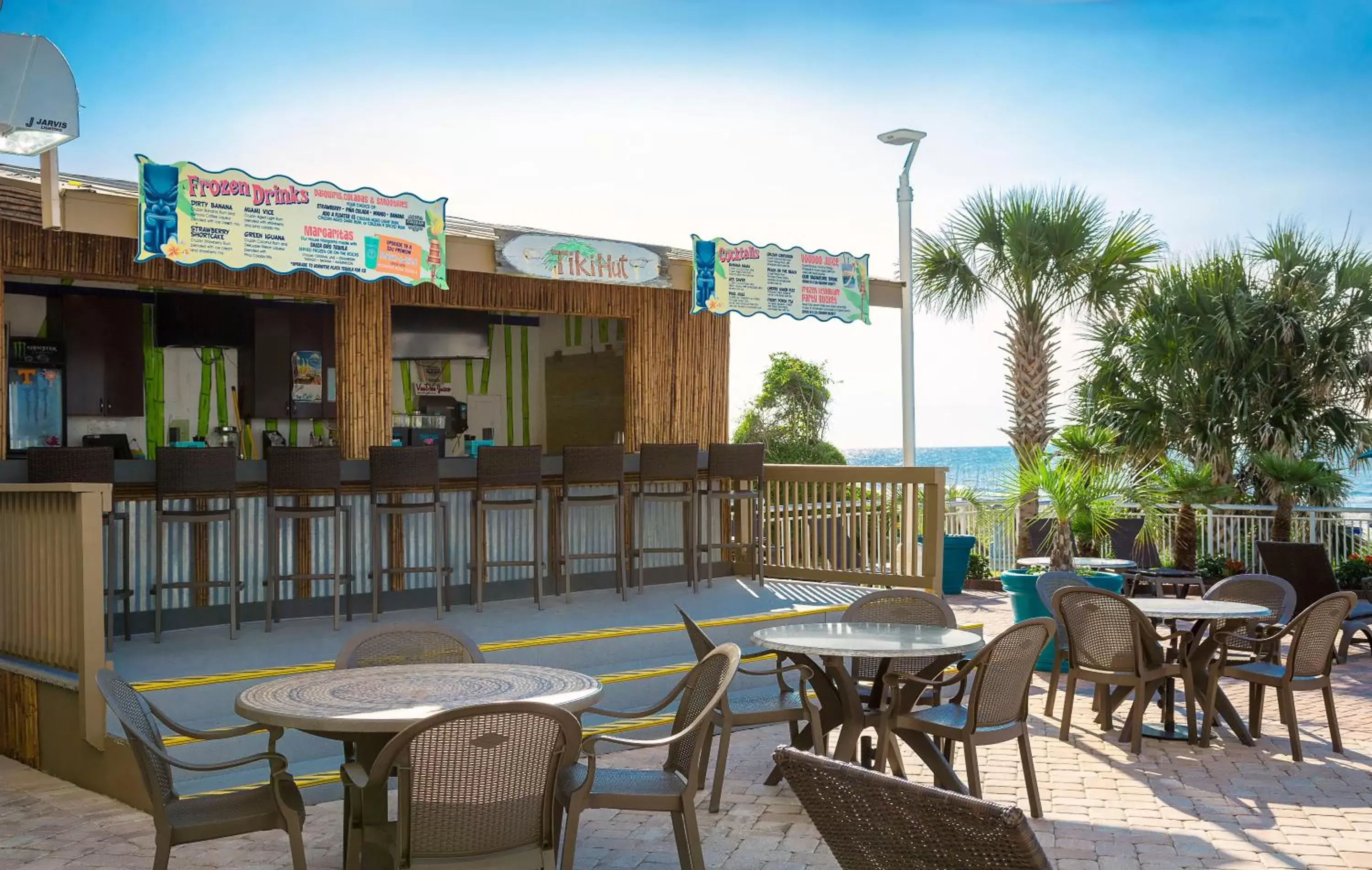 Lounge or bar in Paradise Resort
