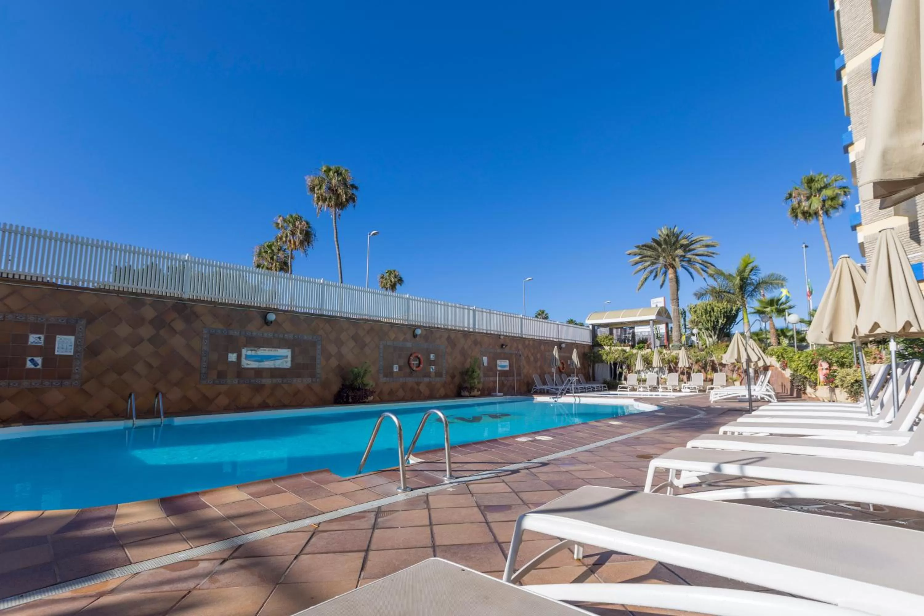 Swimming pool in Hotel LIVVO Veril Playa