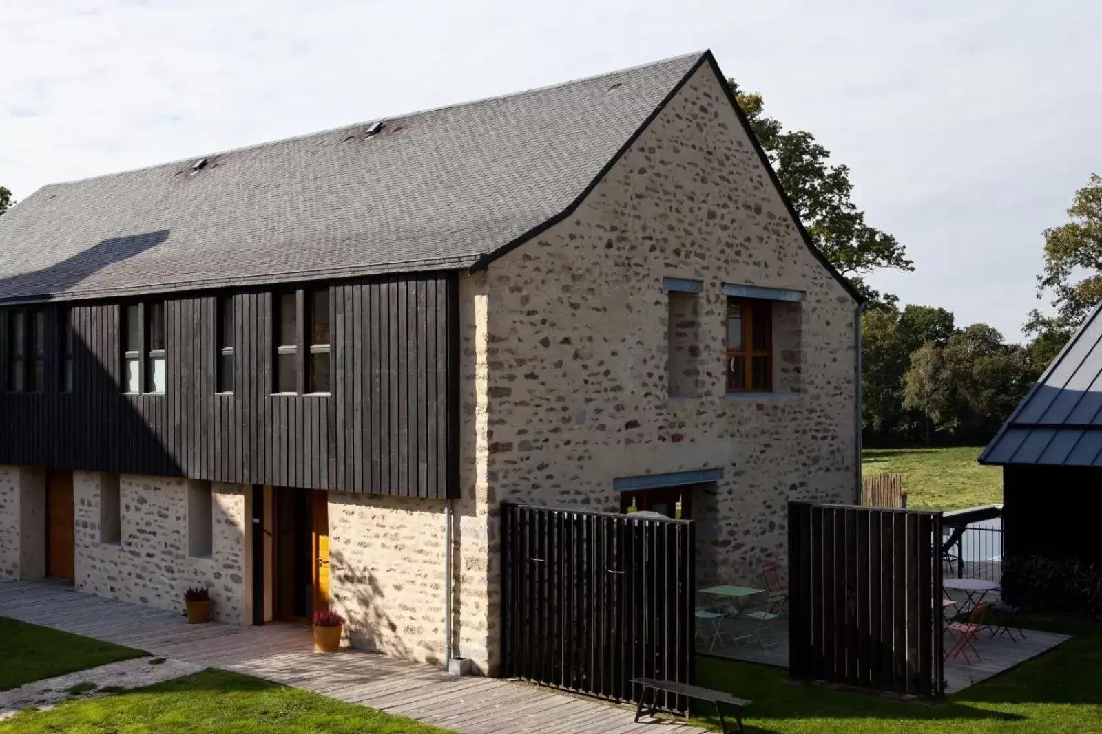 Facade/entrance, Property Building in Le Clos du Gusquel