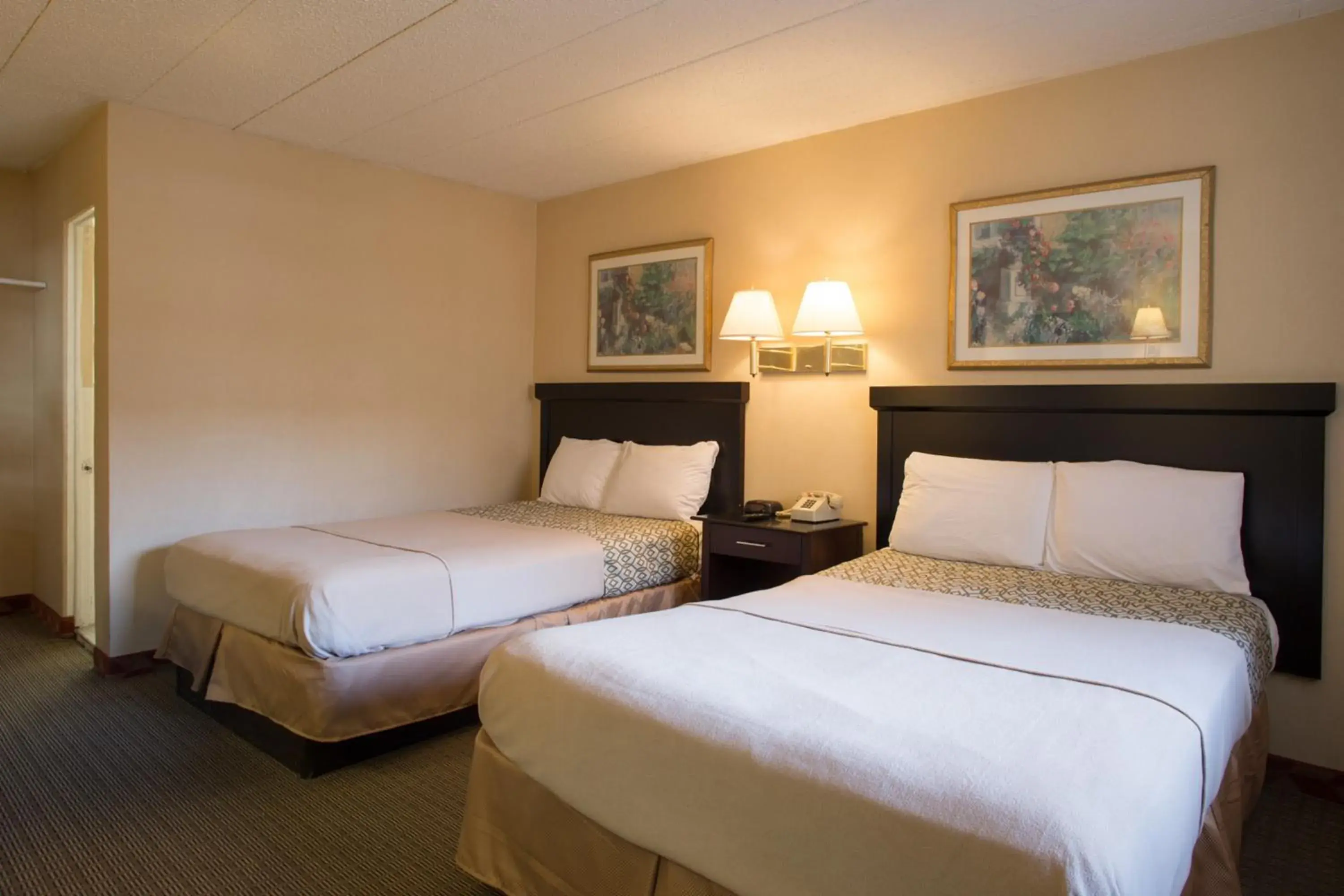 Photo of the whole room, Bed in Atlantic Motor Inn Near Boardwalk