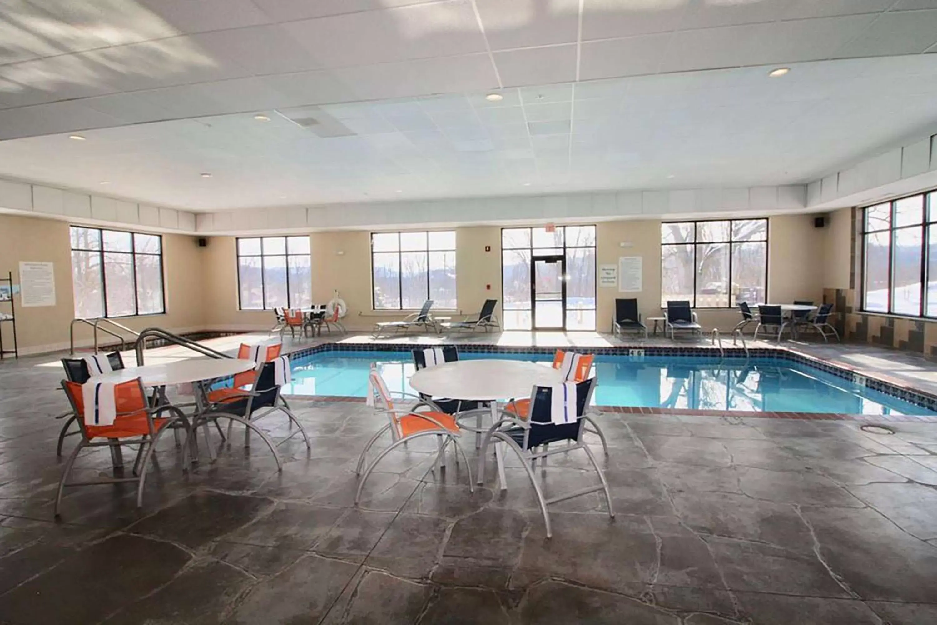 On site, Swimming Pool in Days Inn & Suites by Wyndham La Crosse-Onalaska