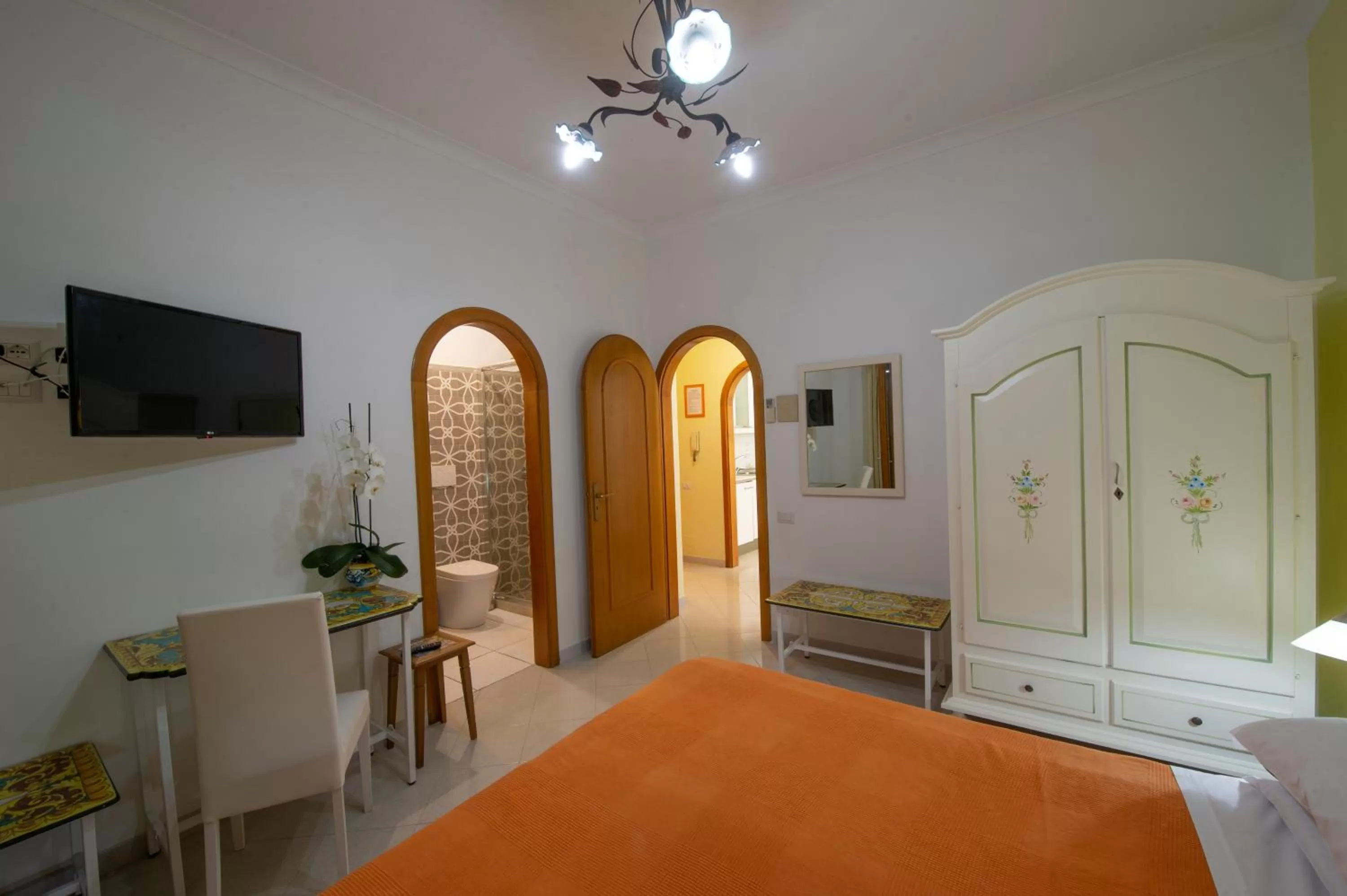 Bedroom, Bed in Il Giardino Dei Limoni