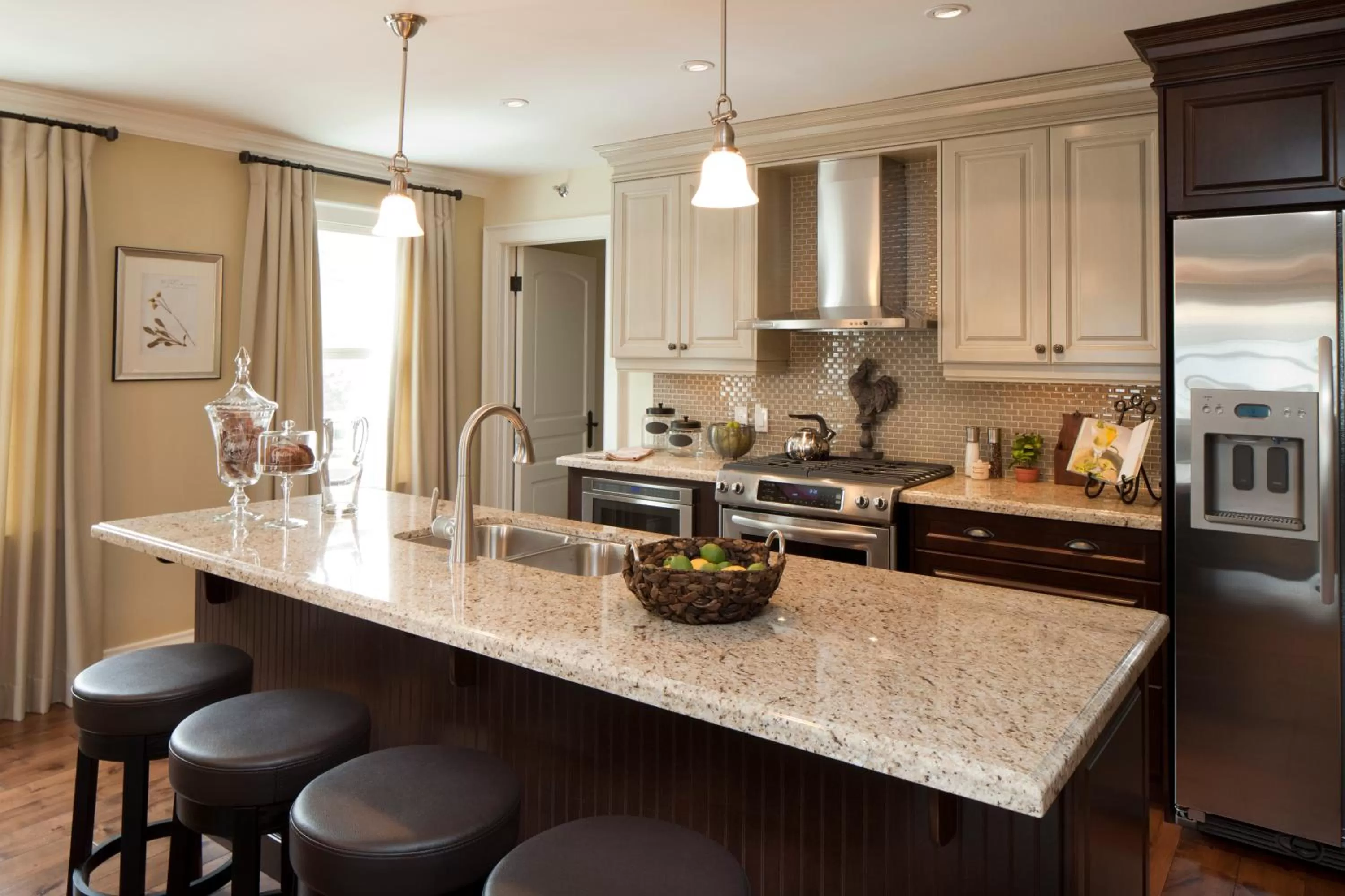 Kitchen or kitchenette in 124 on Queen Hotel & Spa