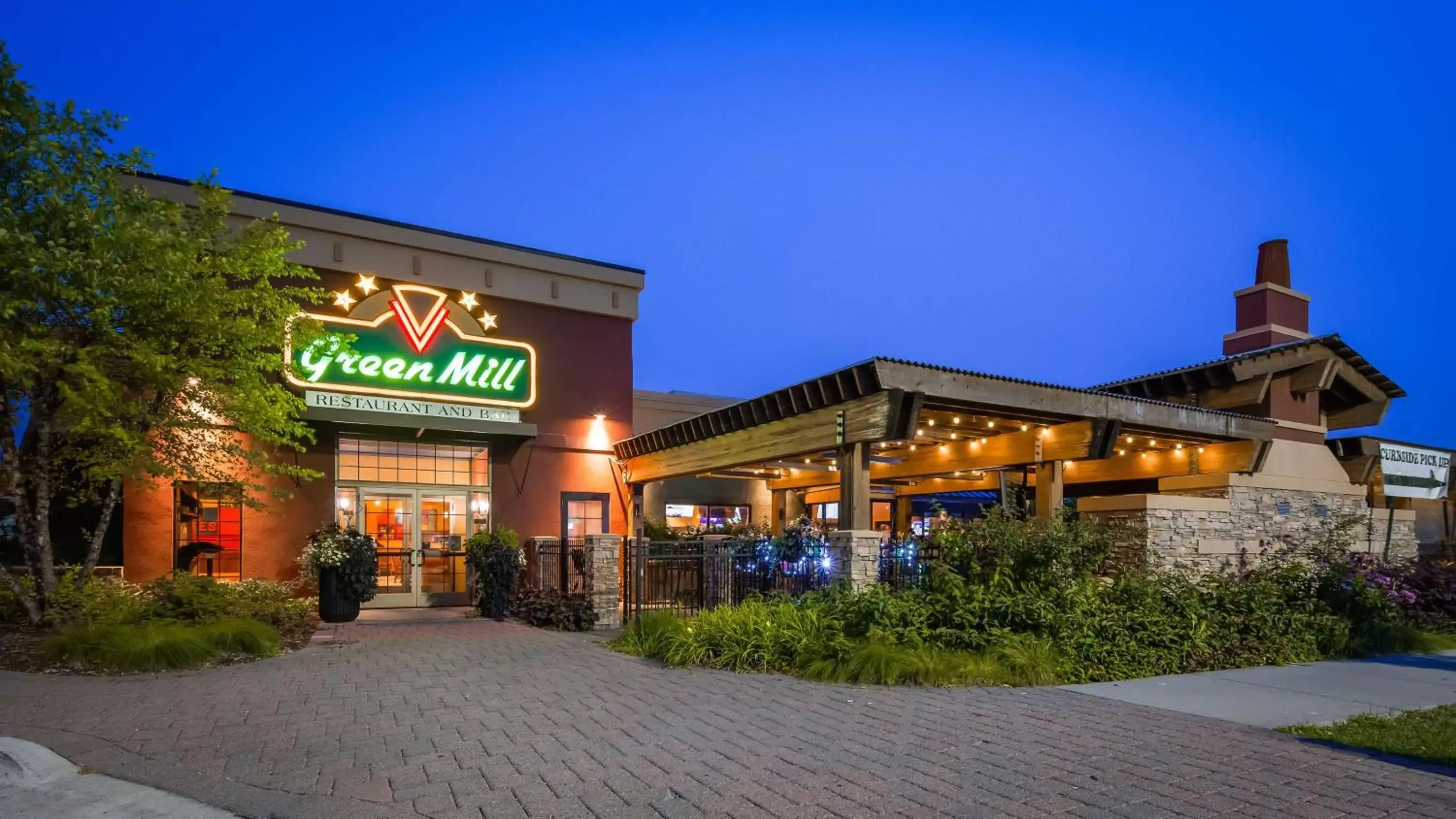 Property Building in Best Western Plus St. Paul North/Shoreview