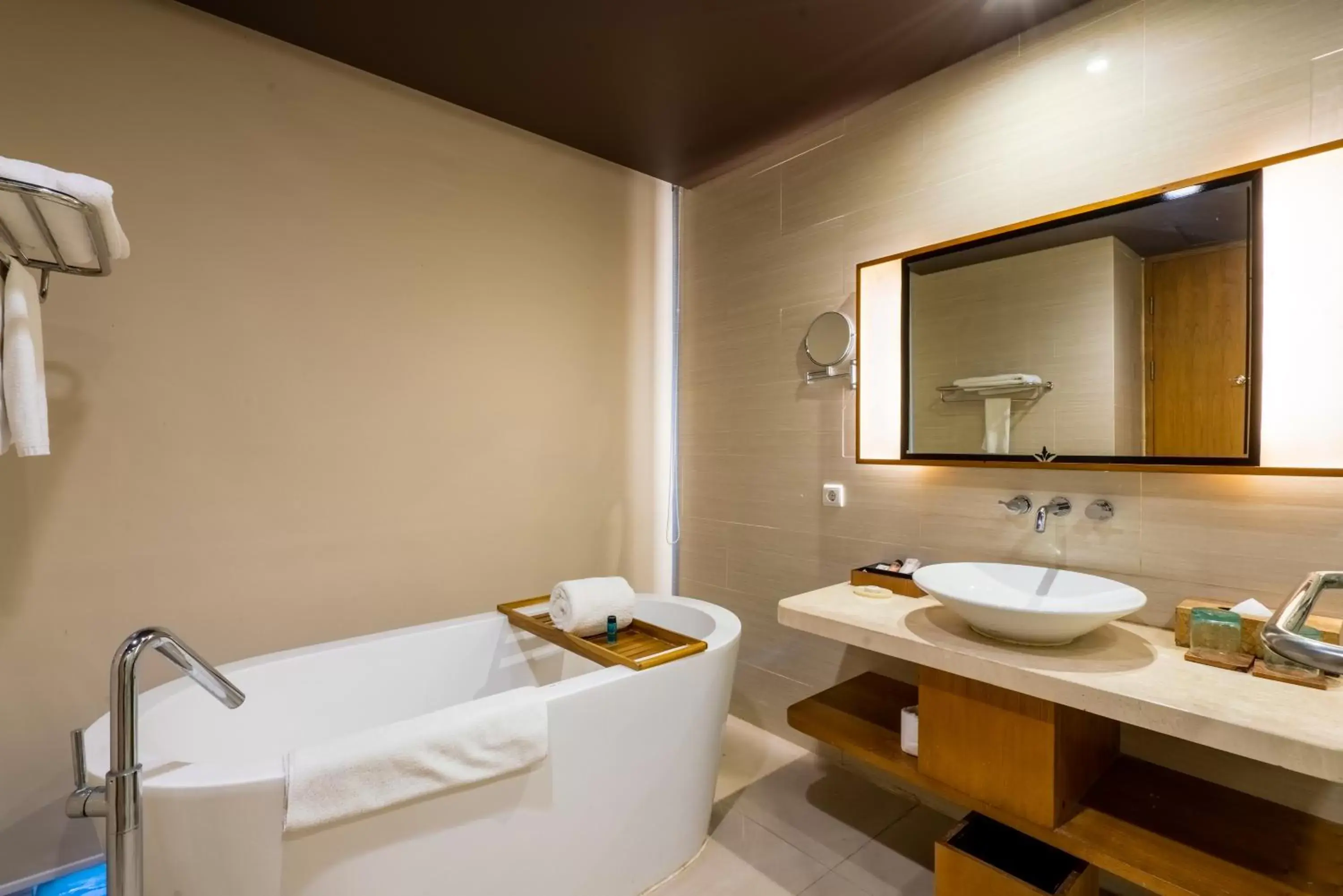 Shower, Bathroom in Vouk Hotel and Suites