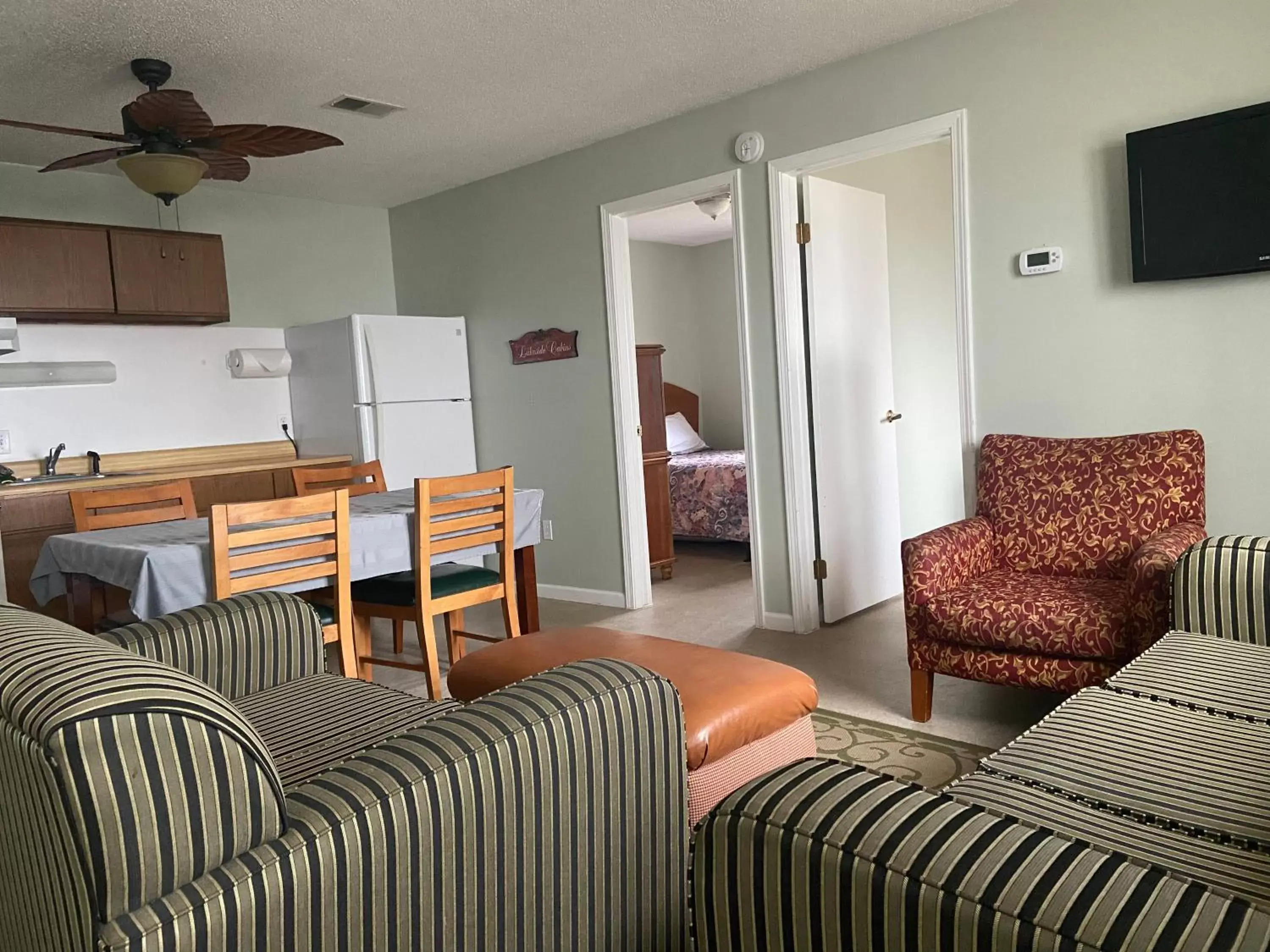 TV and multimedia, Seating Area in Gold Coast Family Cottages