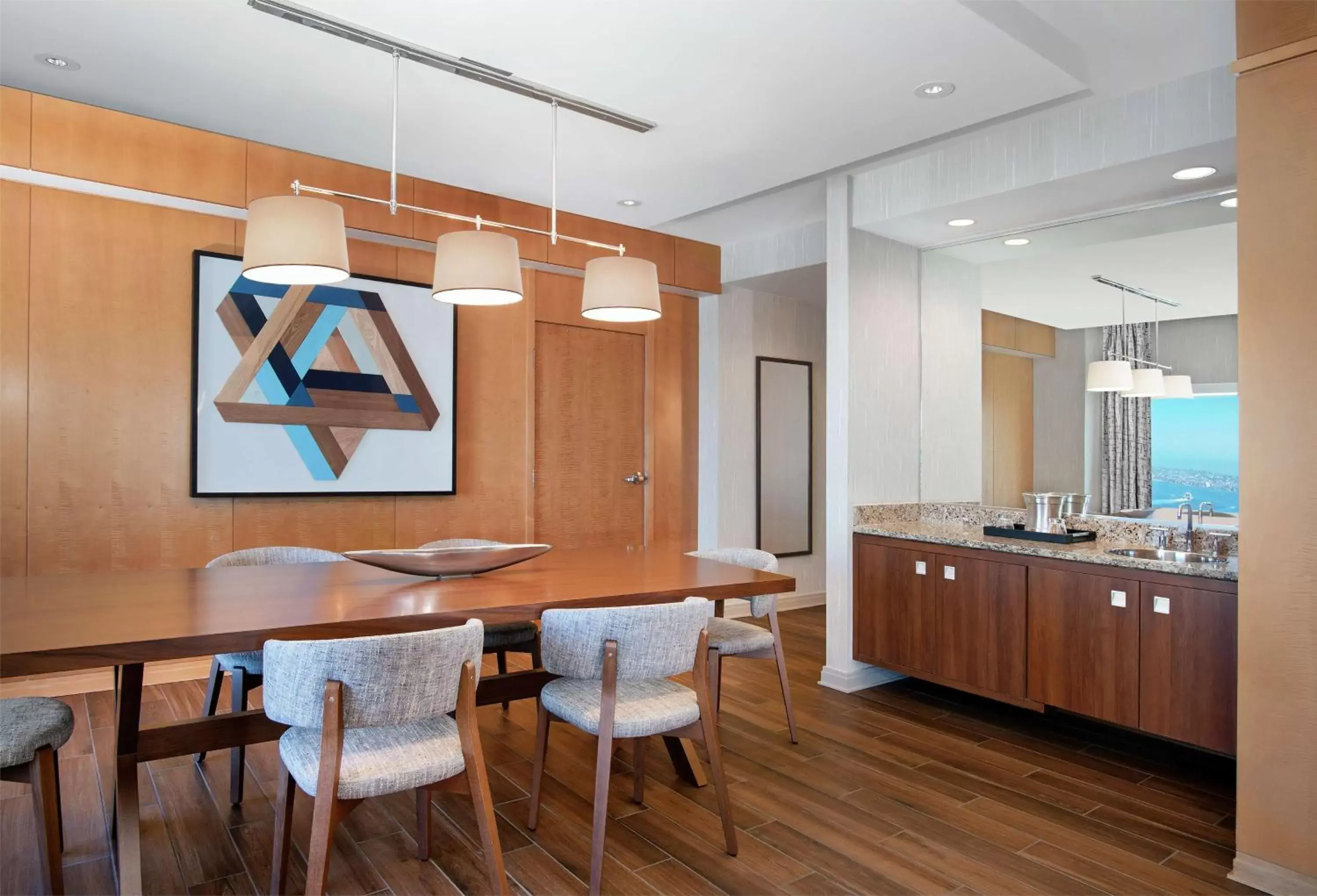 Kitchen or kitchenette, Dining Area in Hilton San Diego Bayfront