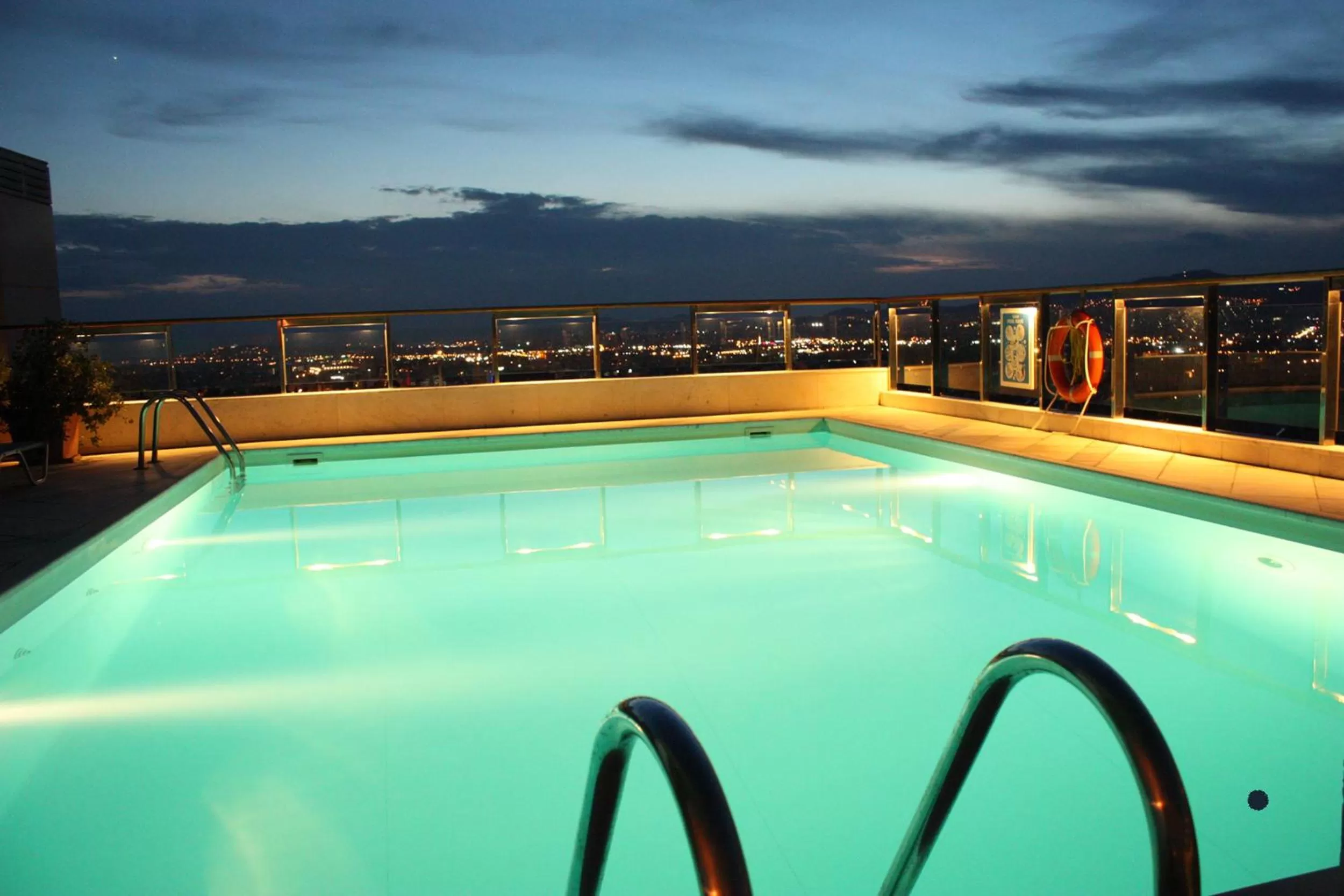 Restaurant/places to eat in Dorian Inn - Sure Hotel Collection by Best Western