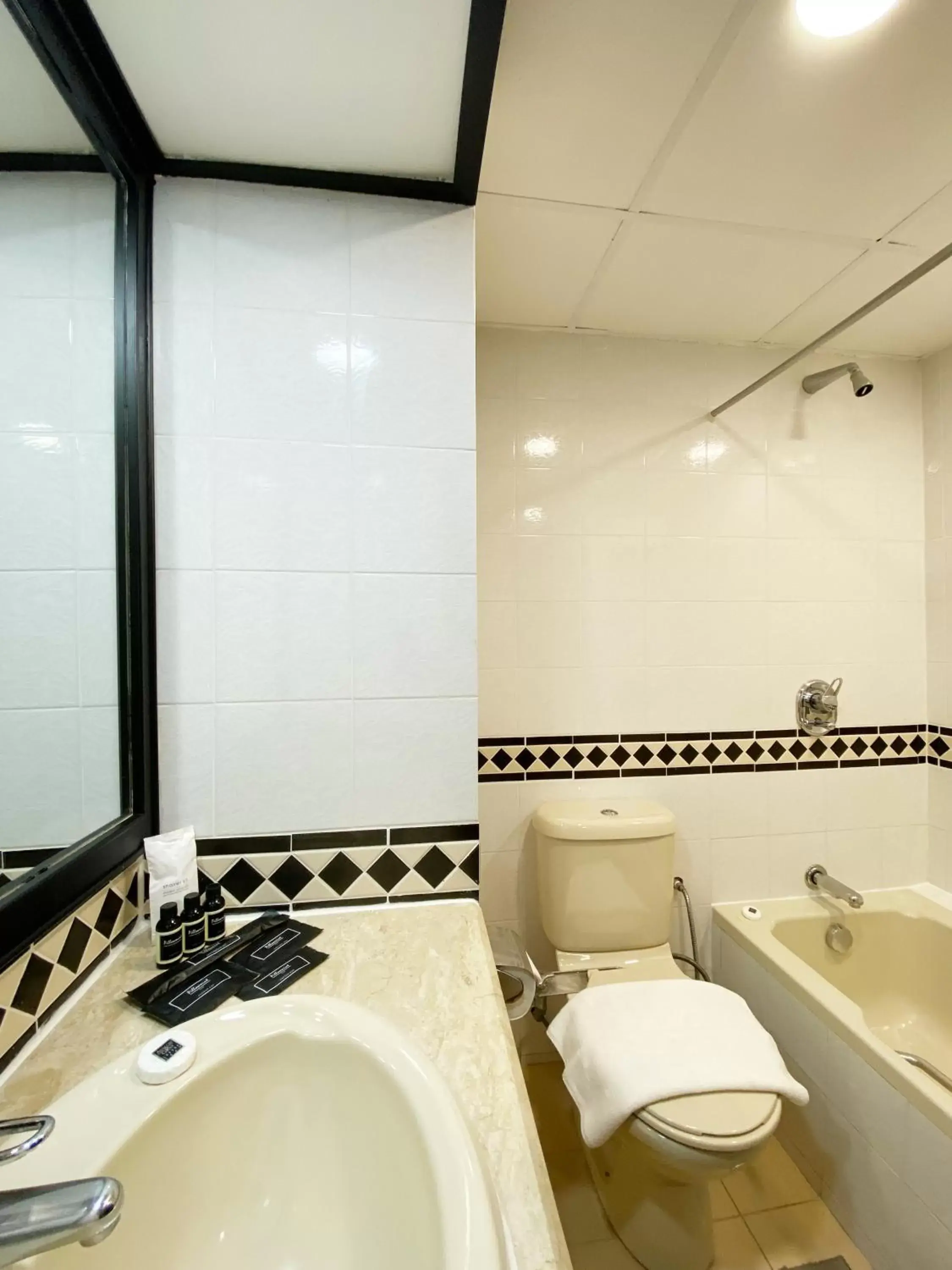 Bath, Bathroom in Shahzan Hotel Kuantan, Trademark Collection by Wyndham