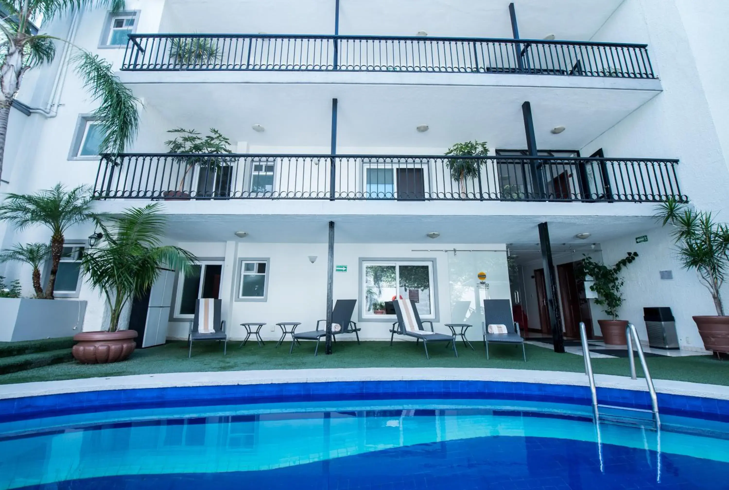 Swimming Pool in Del Marques Hotel and Suites