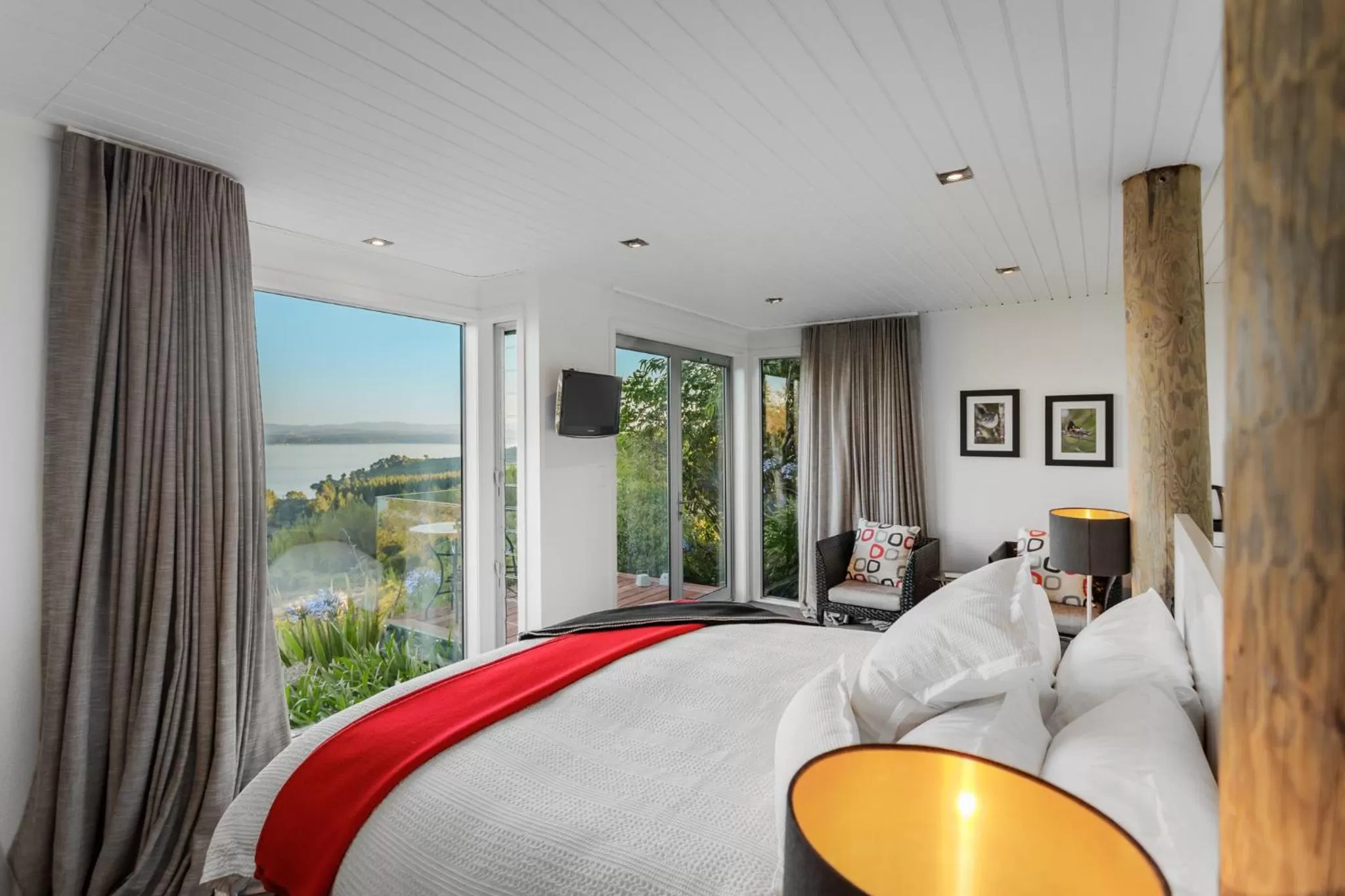 Property building, Bed in Acacia Cliffs Lodge