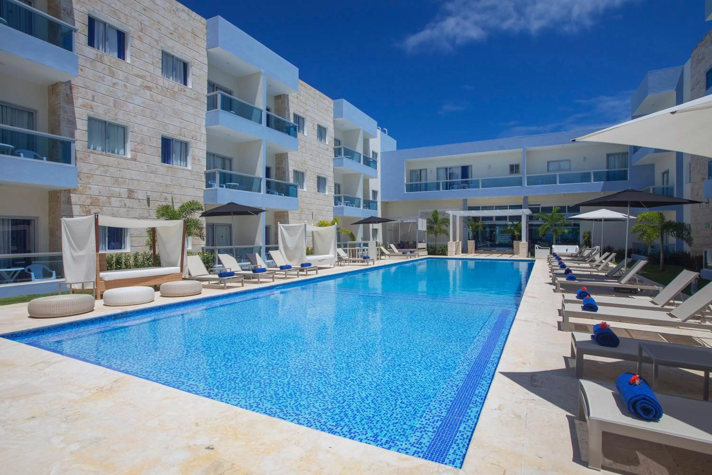 Swimming pool in Hotel whala!urban punta cana