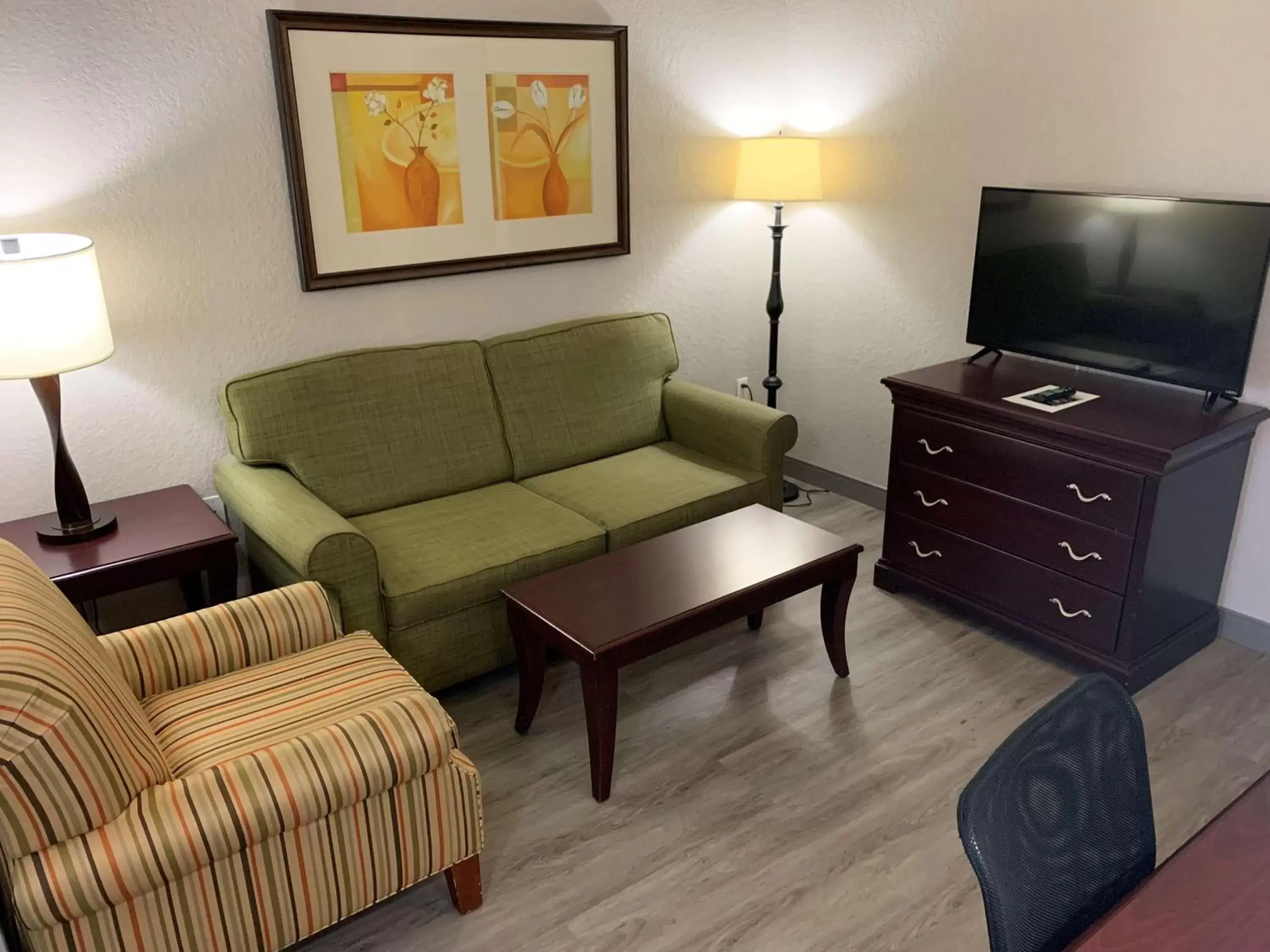 Photo of the whole room in Country Inn & Suites by Radisson, Jacksonville West, FL