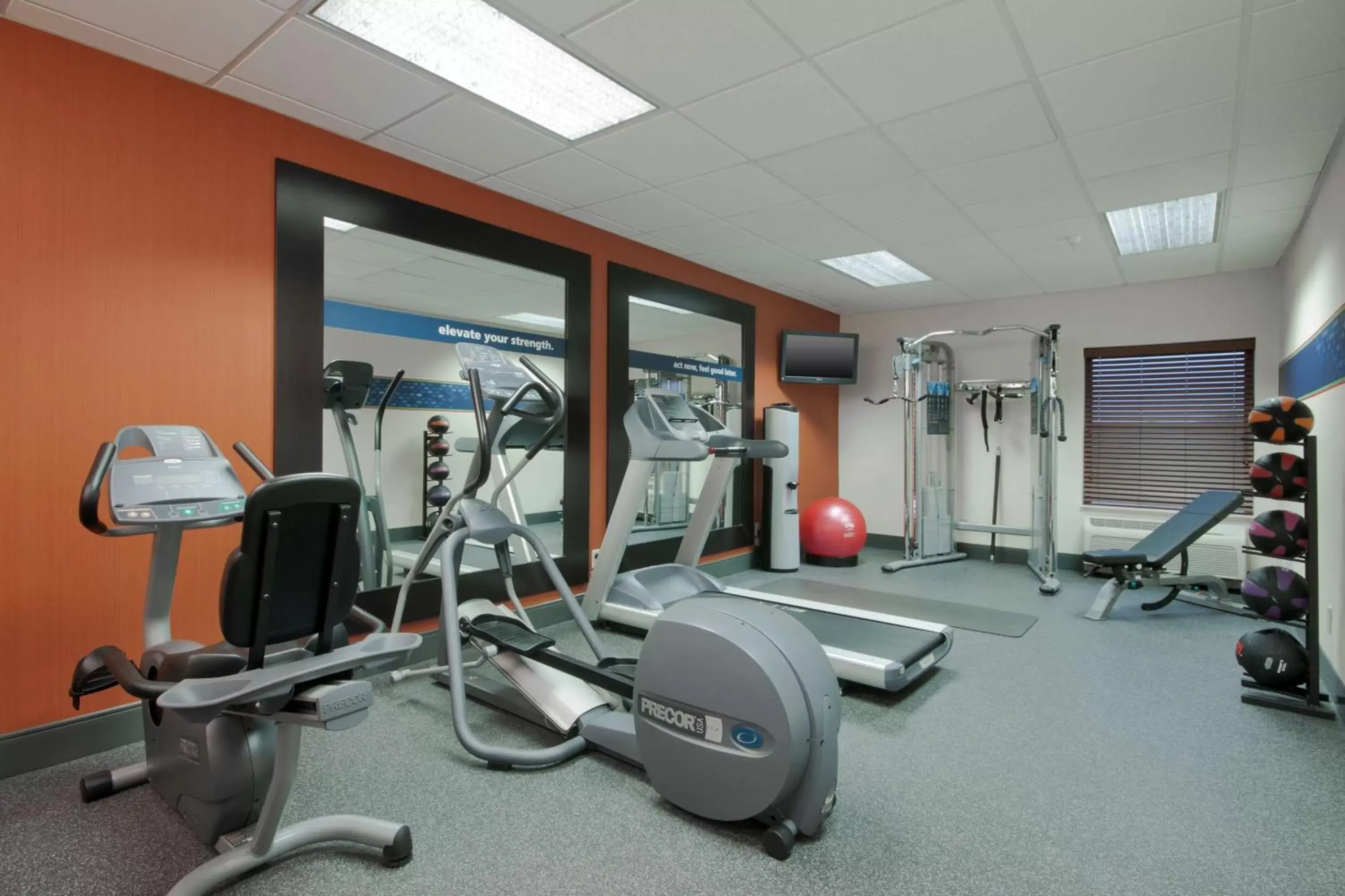 Fitness centre/facilities, Fitness Center/Facilities in Hampton Inn Decatur/Forsyth