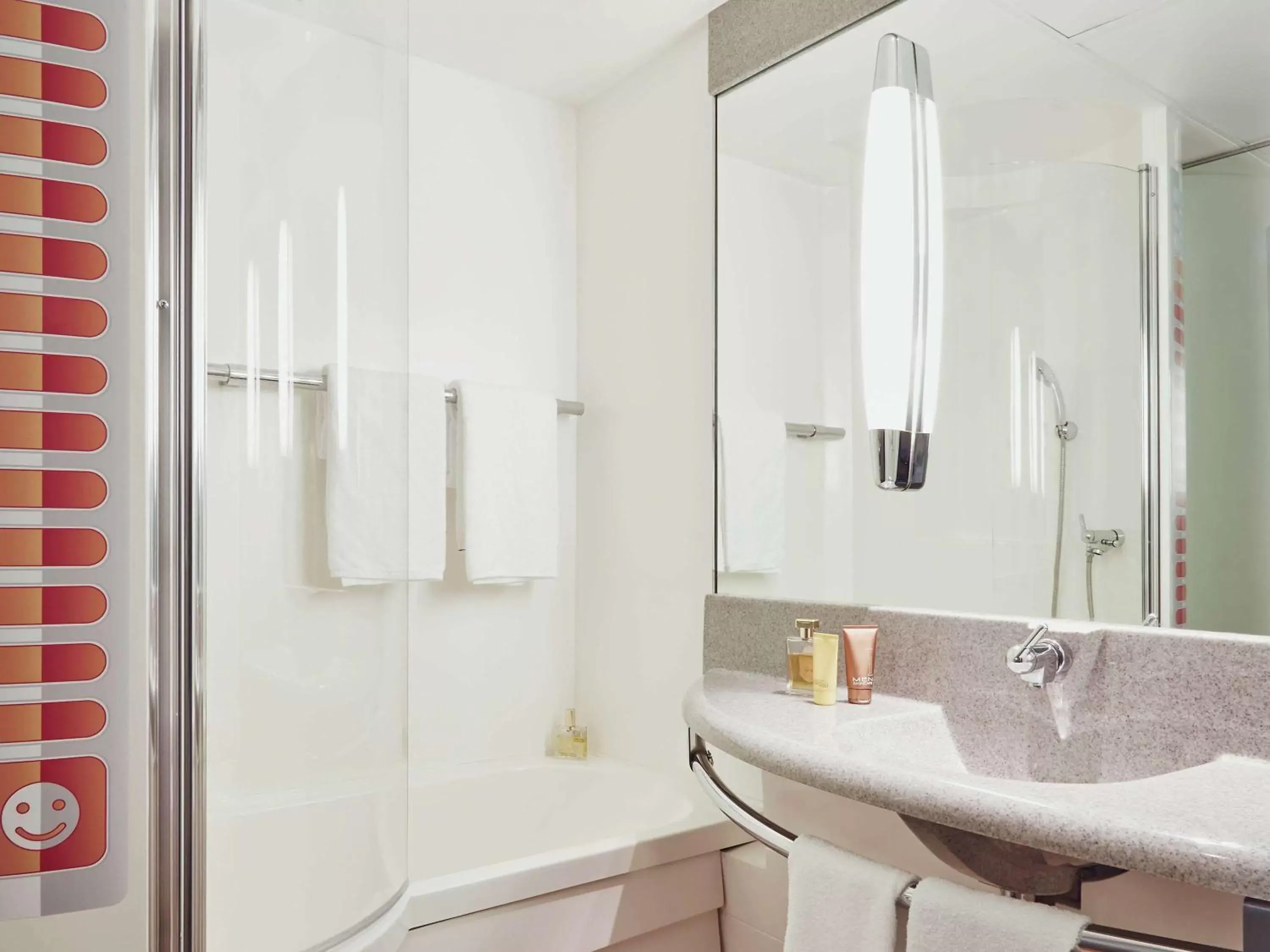 Photo of the whole room, Bathroom in ibis Styles Marseille Aéroport