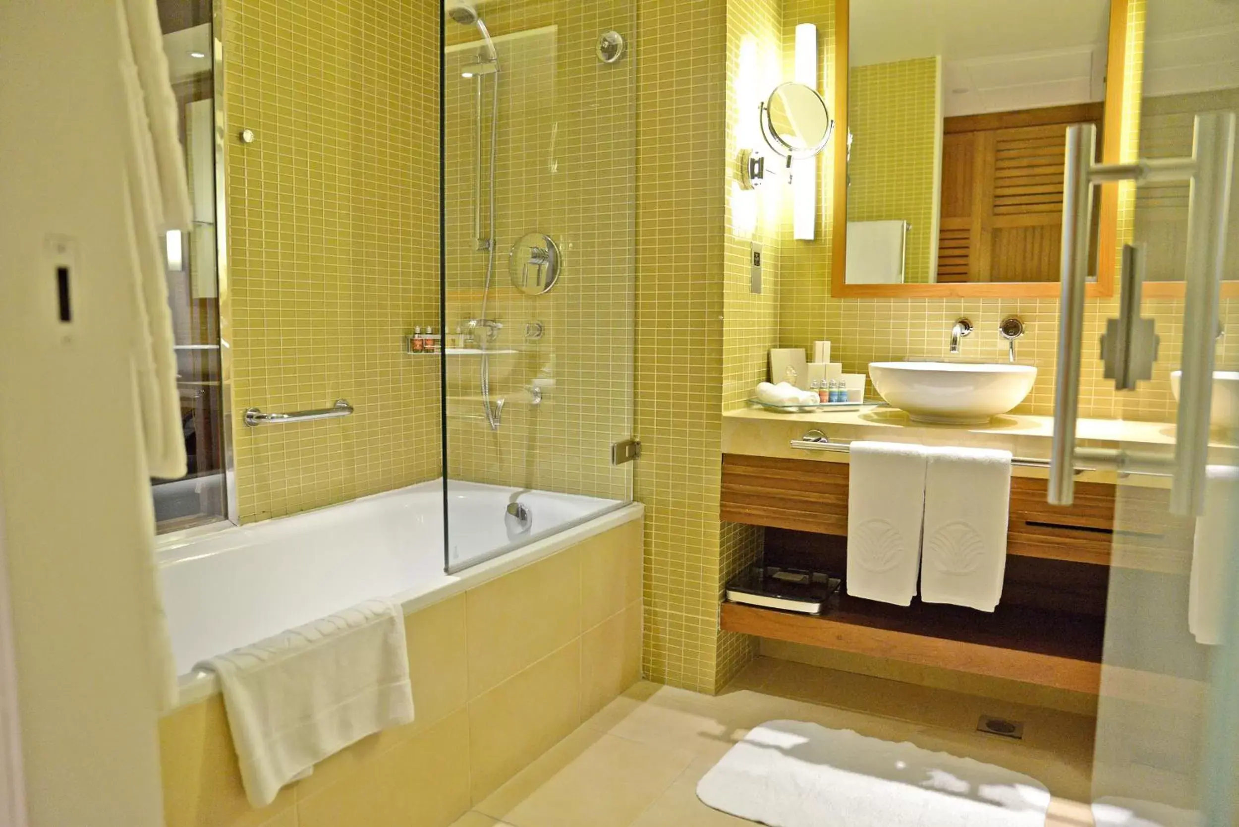 Shower, Bathroom in Yas Island Rotana Abu Dhabi