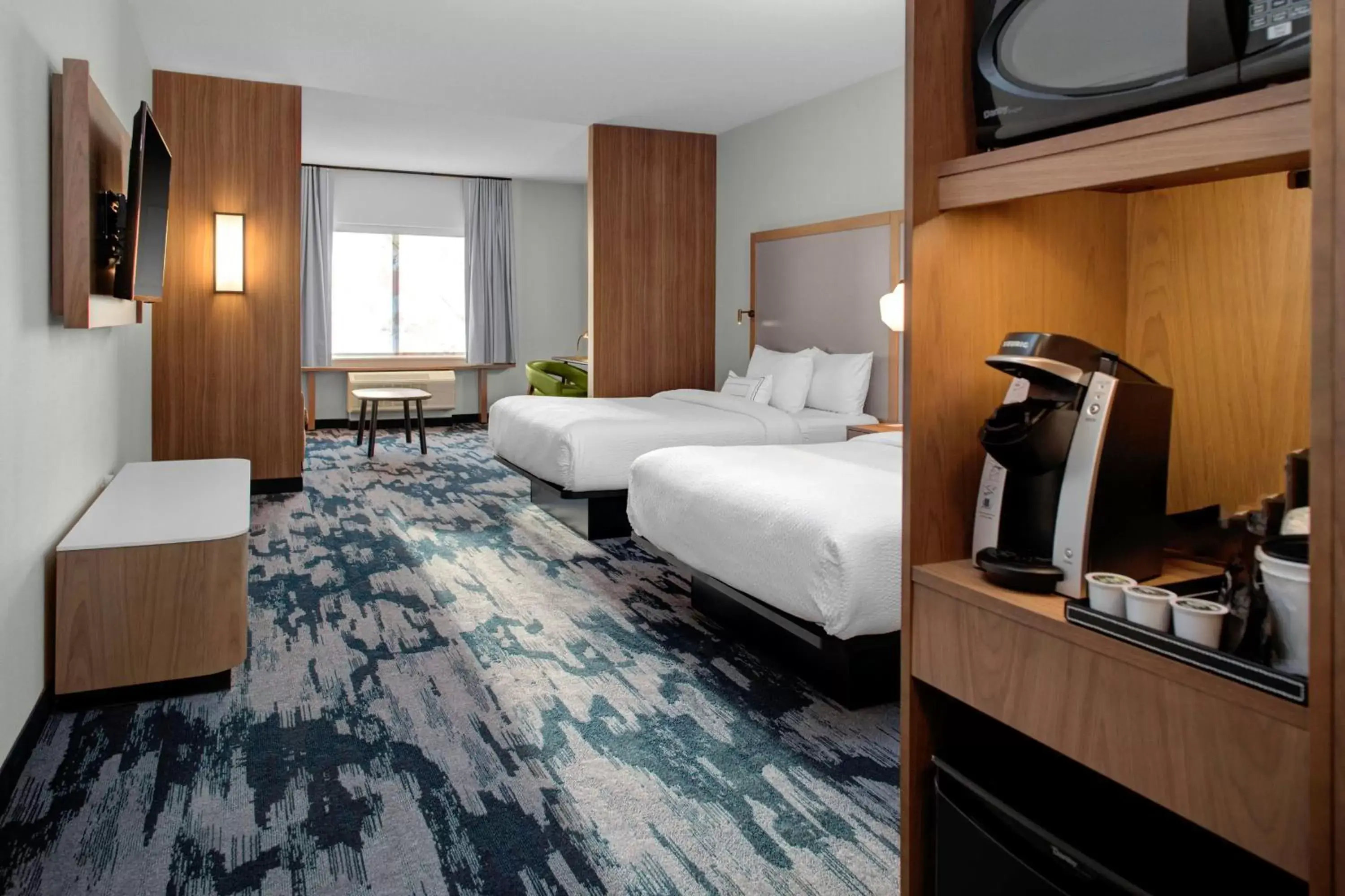 Bedroom, Bed in Fairfield Inn & Suites by Marriott Roanoke Salem