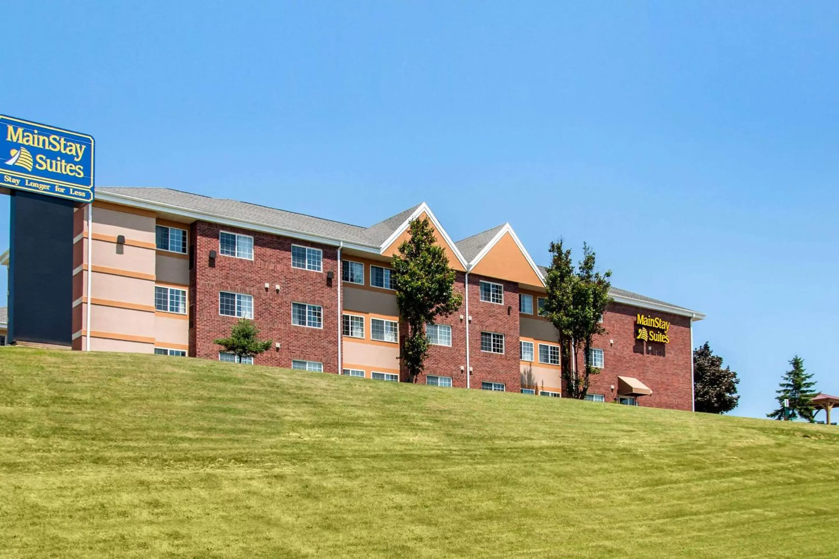 Property building in MainStay Suites Dubuque at Hwy 20 Property building in MainStay Suites Dubuque at Hwy 20