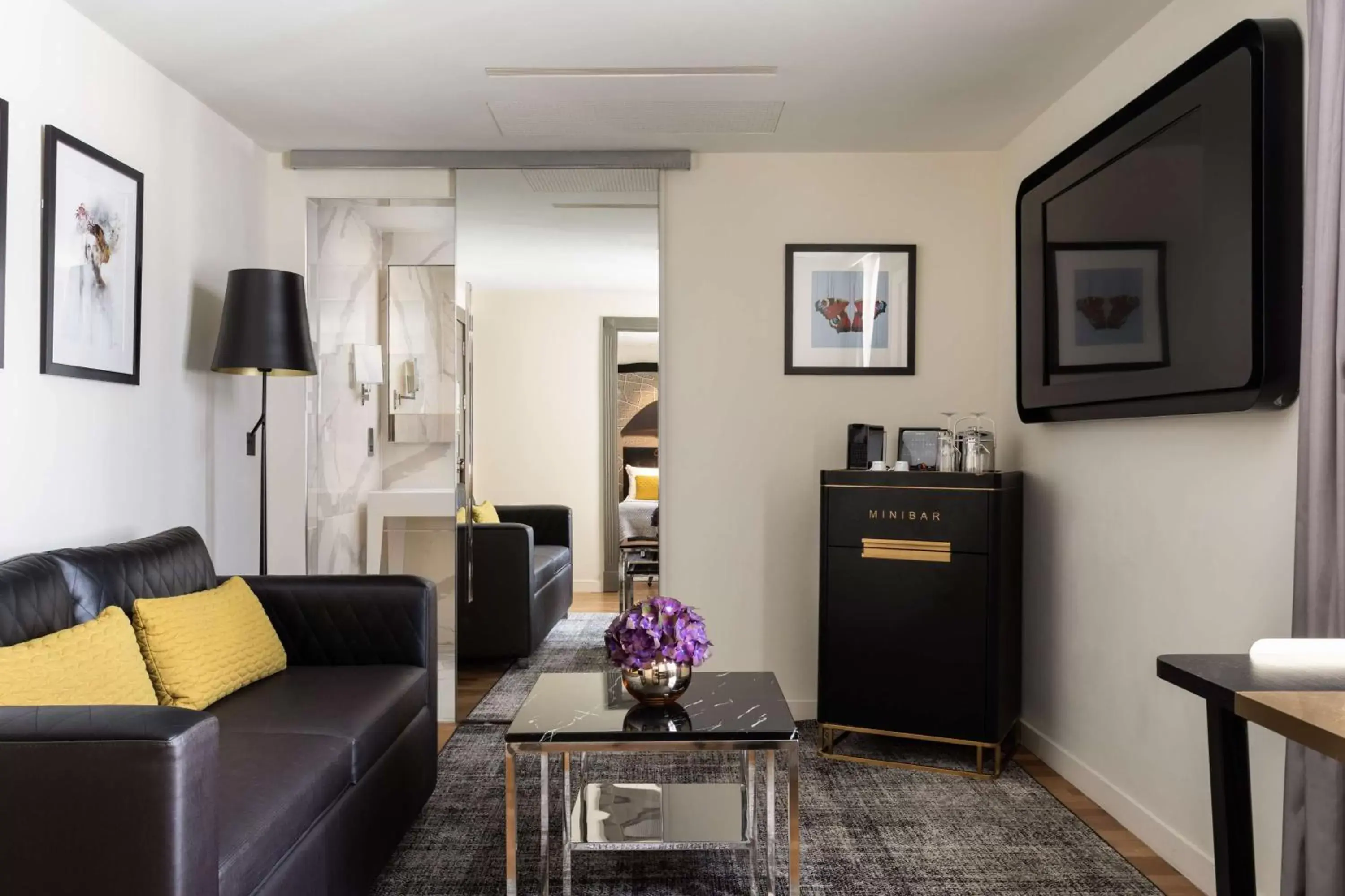 Townhouse King Suite (2 Adults + 2 Children) in Holmes Hotel London Townhouse King Suite (2 Adults + 2 Children) in Holmes Hotel London