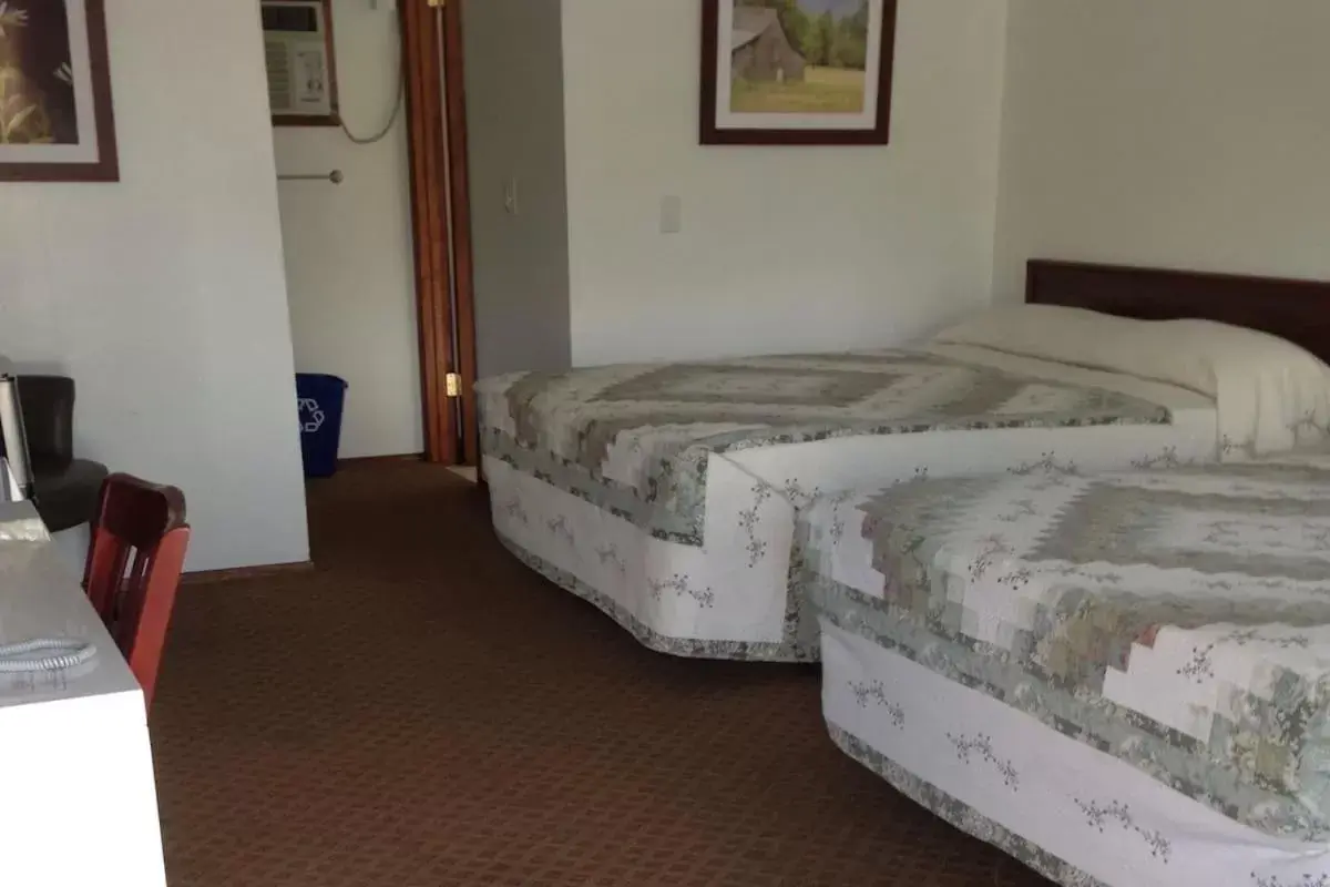 Standard Double Room in Dutch Cup Motel Standard Double Room in Dutch Cup Motel