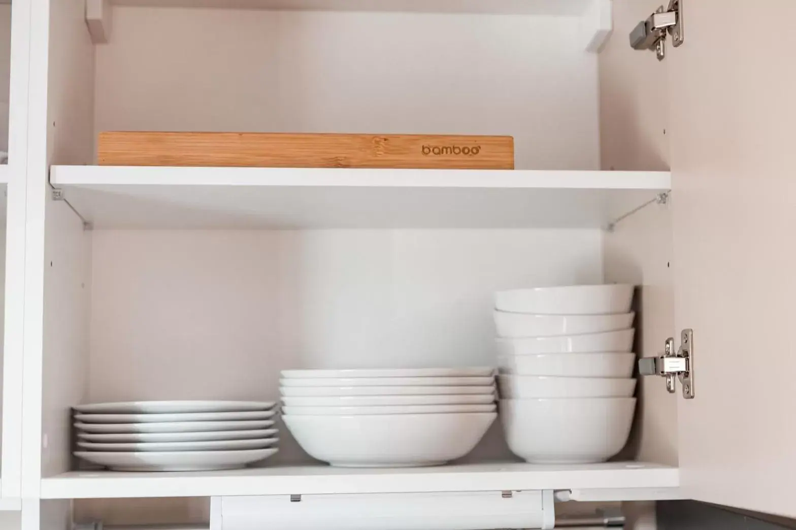 Kitchen or kitchenette, Bathroom in THE BEACH CHA AM Suites