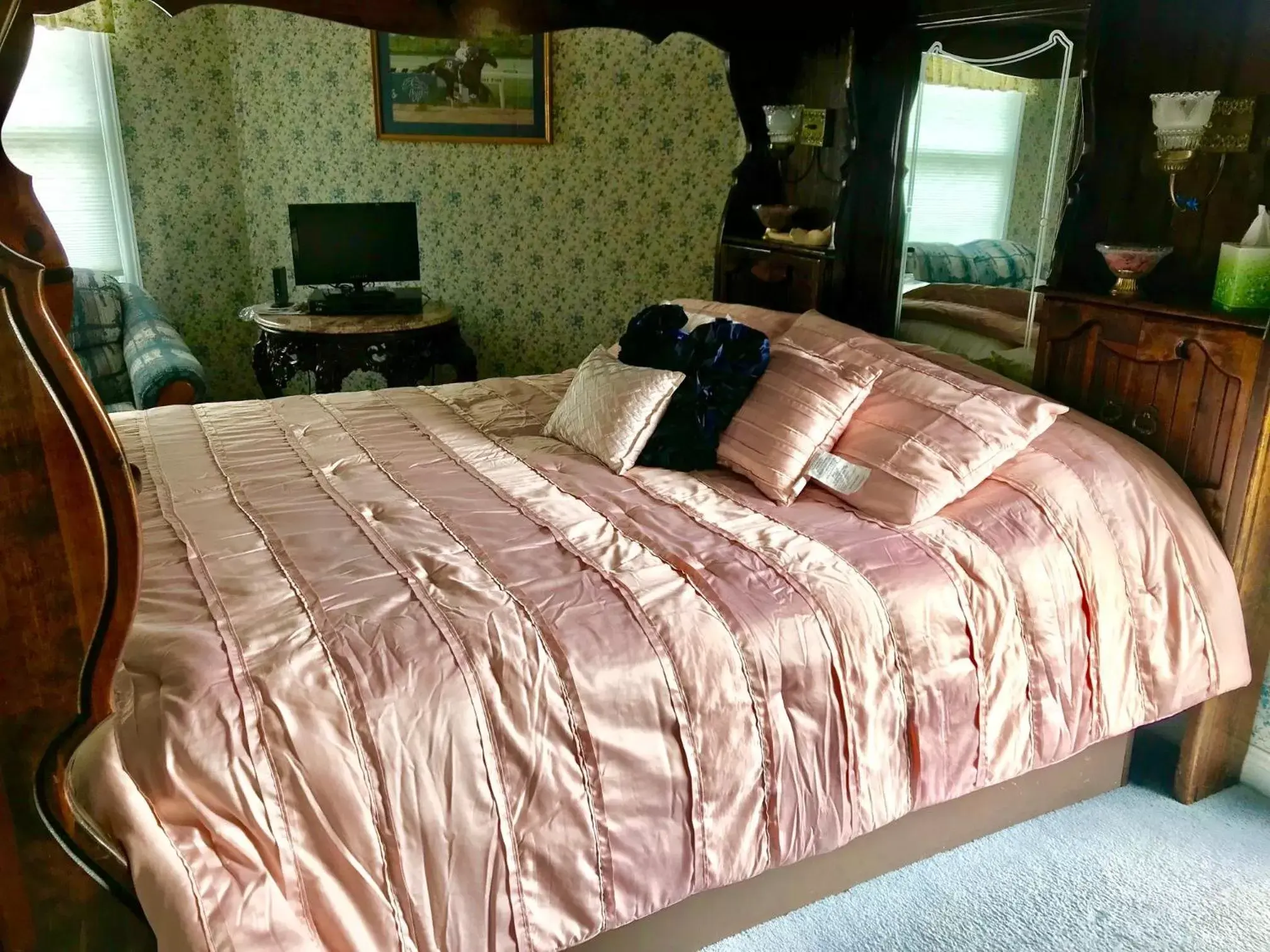 Bed in Rabbit Creek Bed & Breakfast