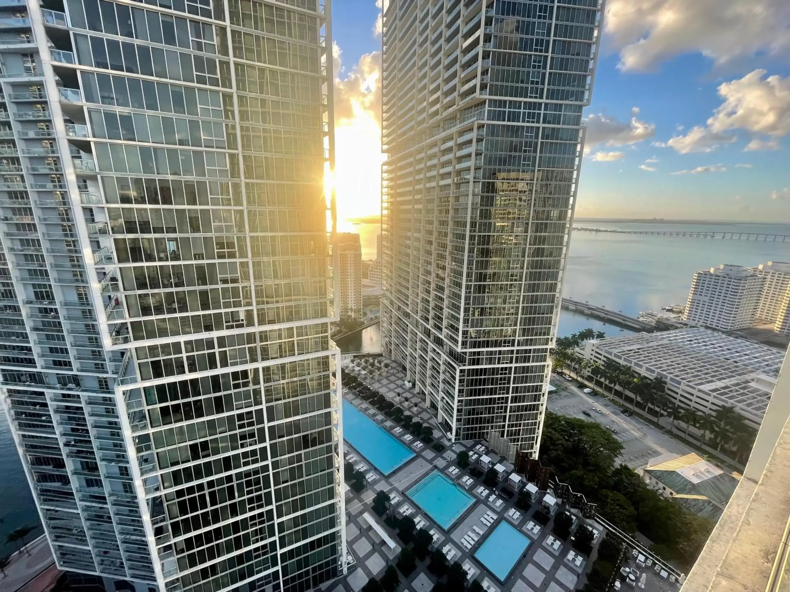 Swimming pool, Pool View in IconBrickell Tower 3 W Residences