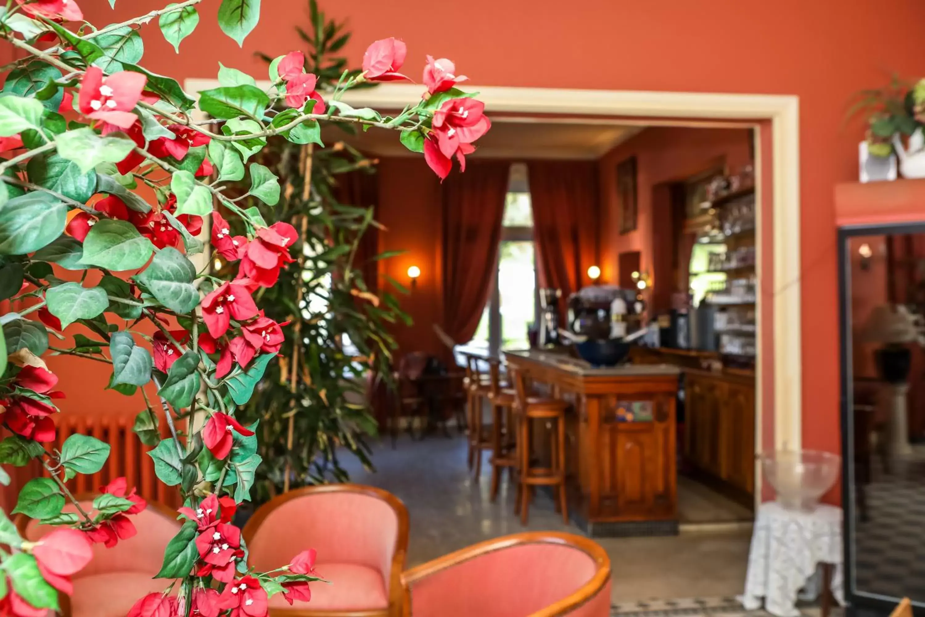 Lounge or bar, Restaurant/Places to Eat in Montdidier Hôtel
