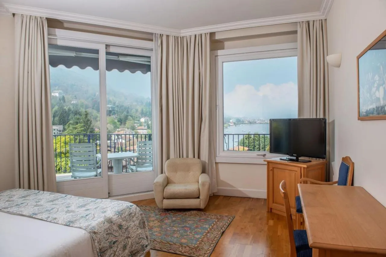 Photo of the whole room, Bed in Hotel Royal