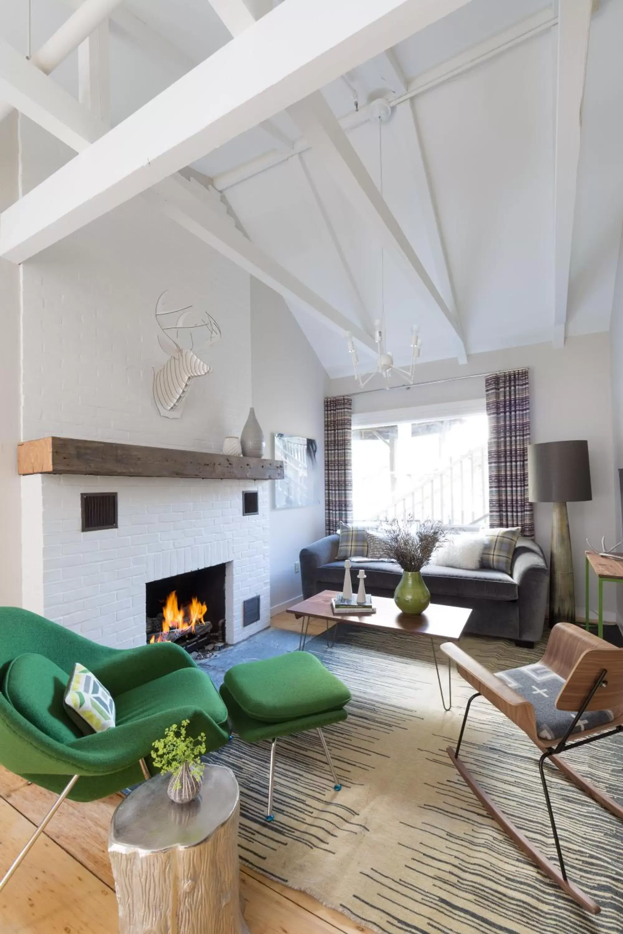 Living room, Seating Area in Field Guide Lodge