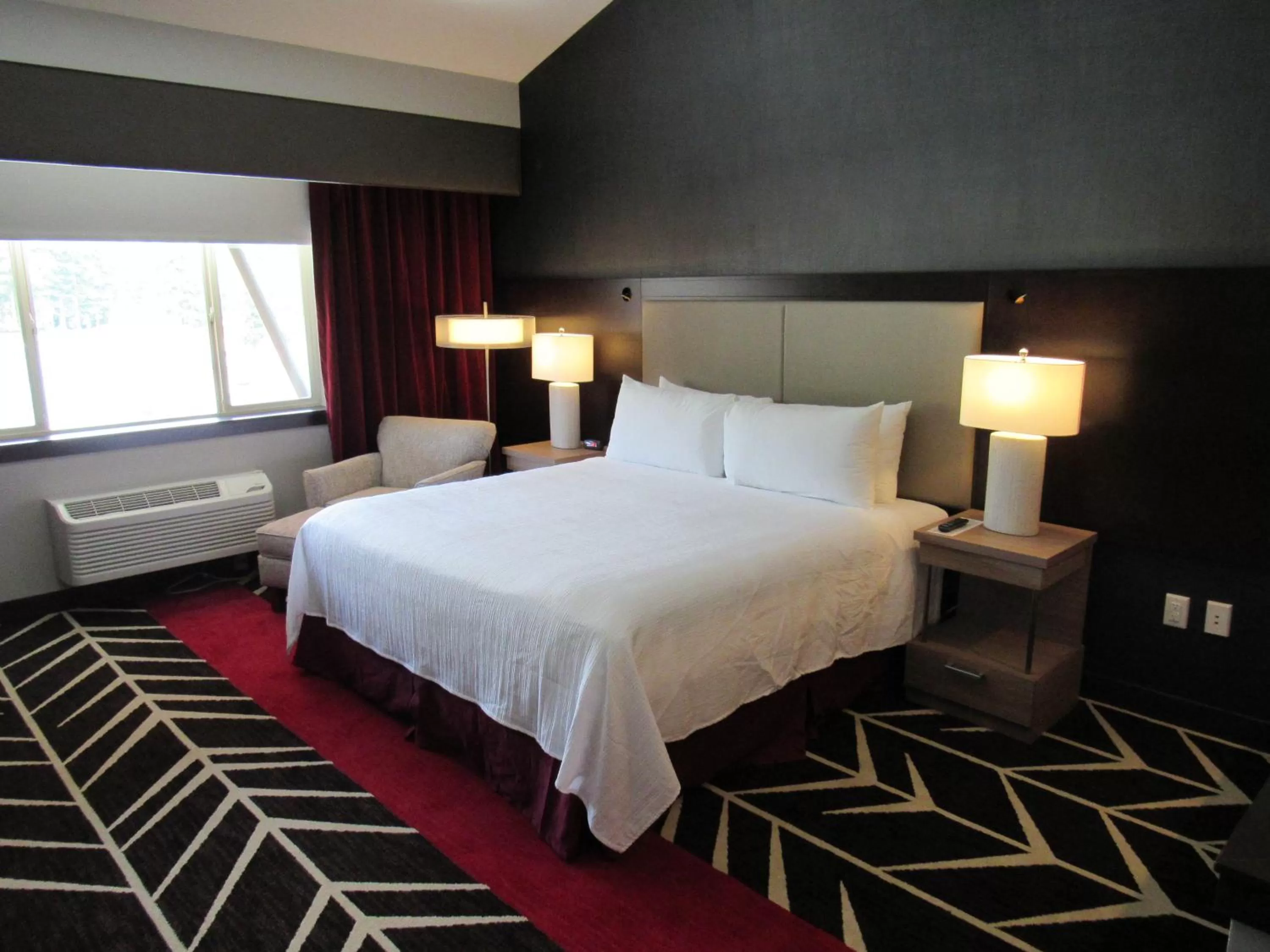 Superior King Room in Little Creek Casino Resort