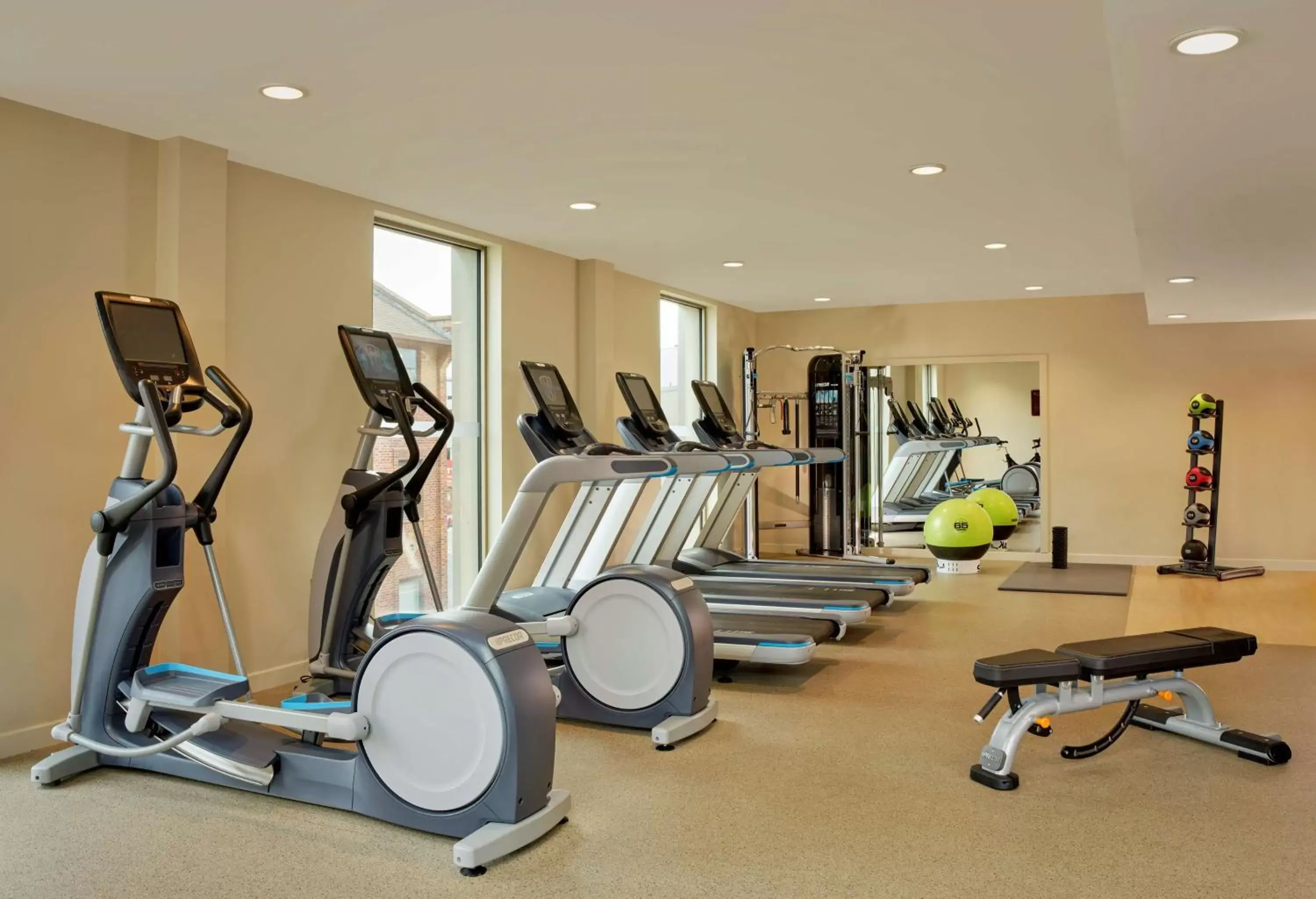 Fitness centre/facilities, Fitness Center/Facilities in Doubletree By Hilton Hull