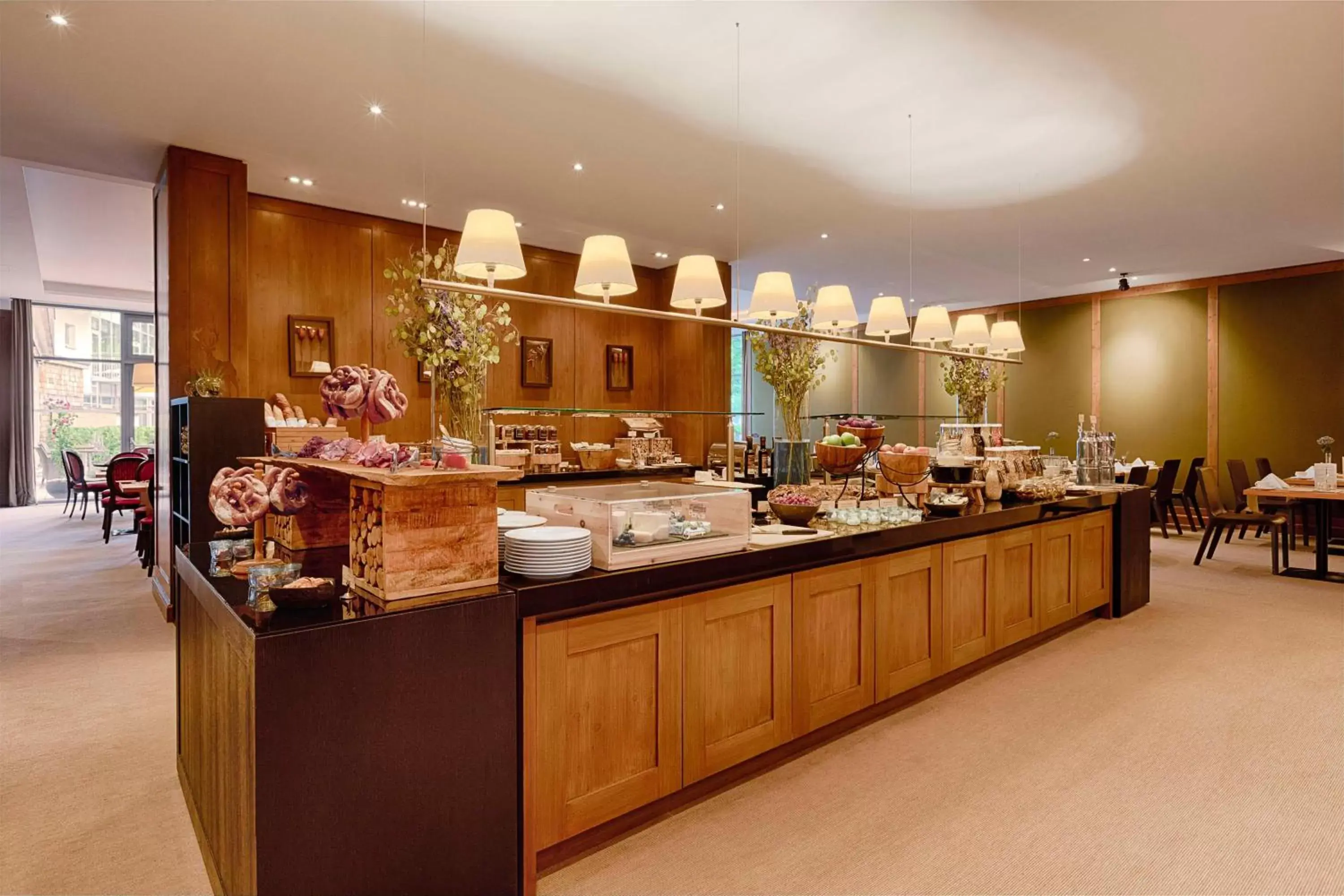 Breakfast, Restaurant/Places to Eat in Kempinski Hotel Das Tirol