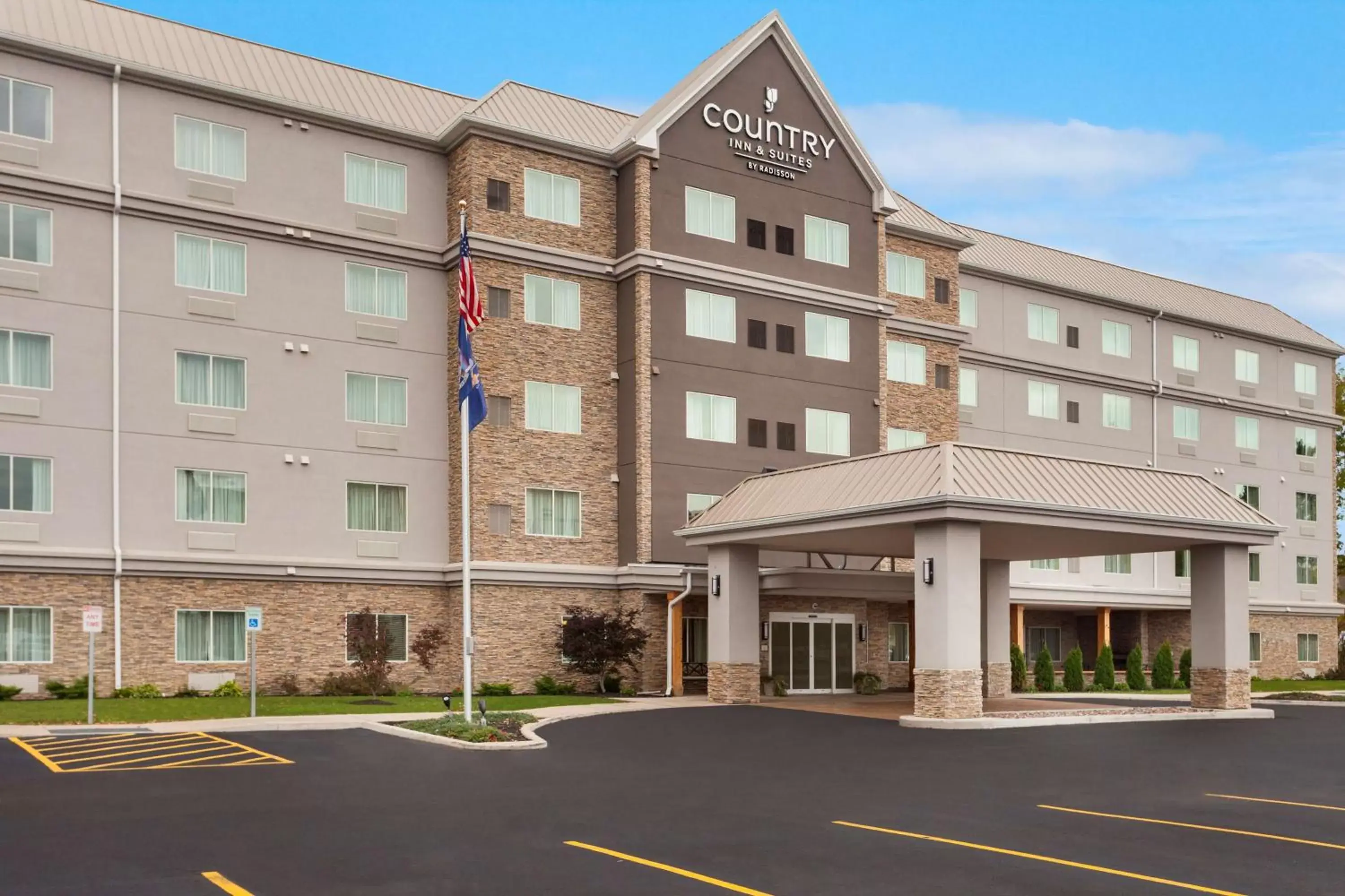 Property building in Country Inn & Suites Buffalo South I-90, NY