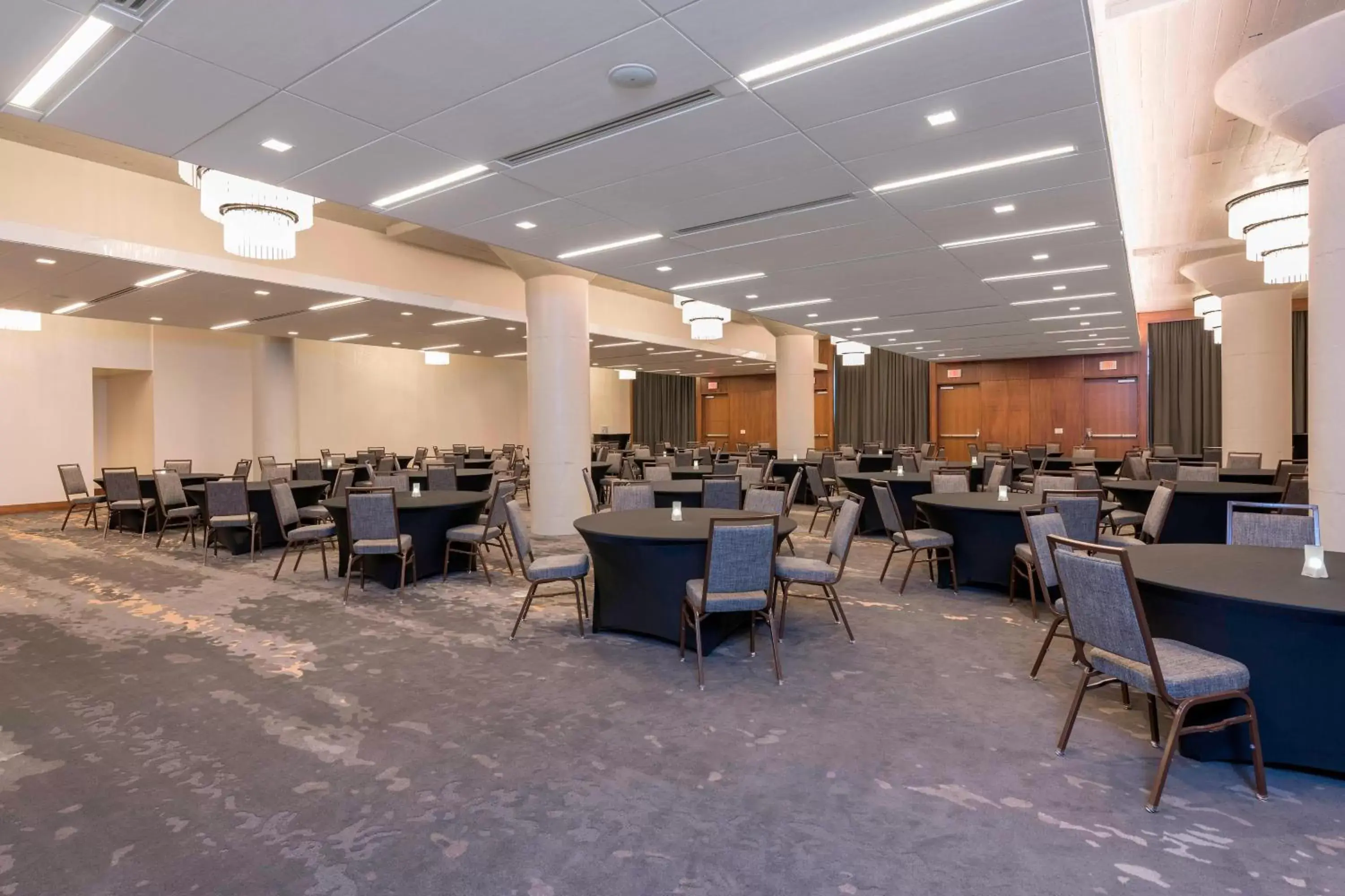 Meeting/conference room, Restaurant/Places to Eat in Courtyard by Marriott Waterloo Cedar Falls