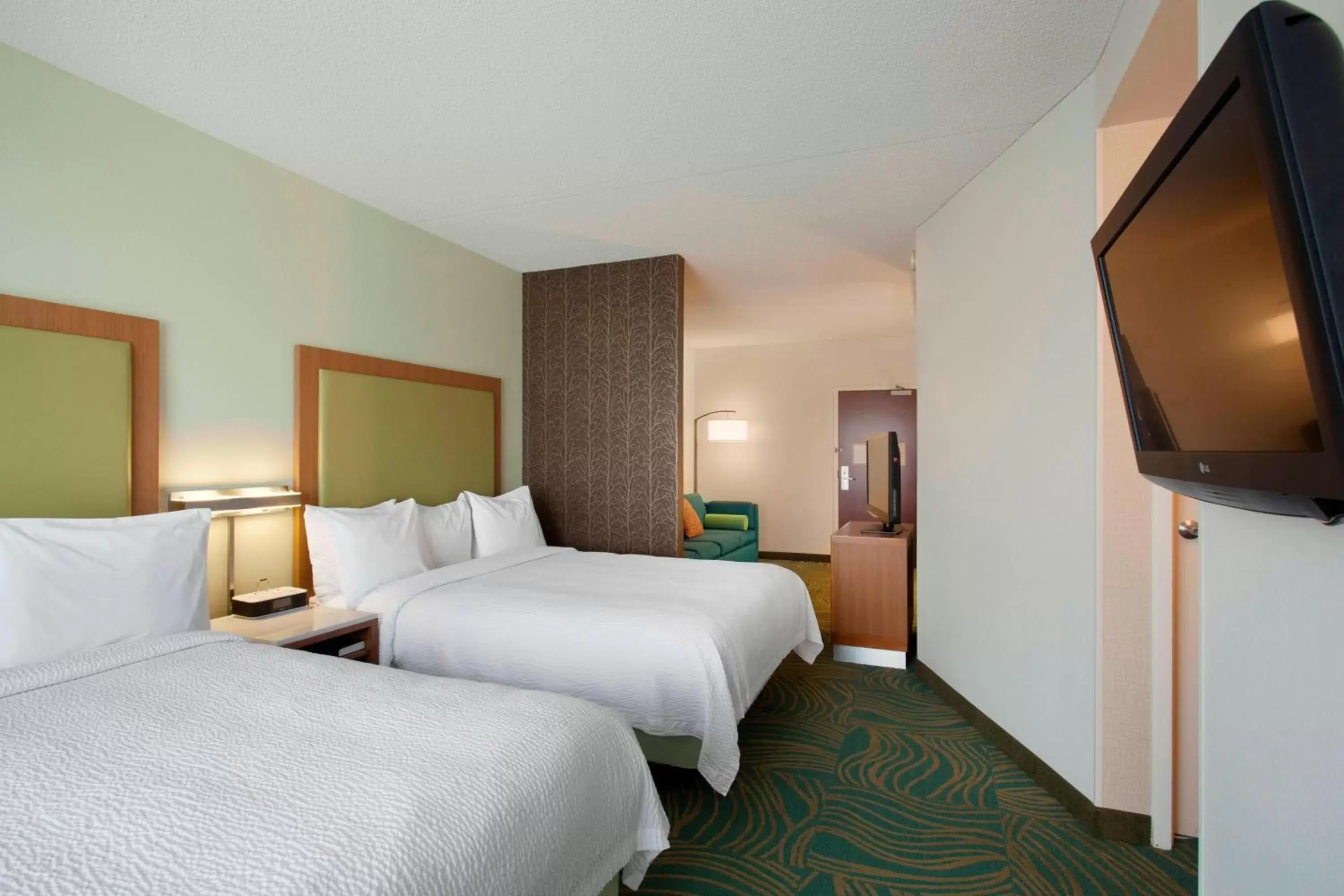 Photo of the whole room, Bed in SpringHill Suites Phoenix Tempe Airport